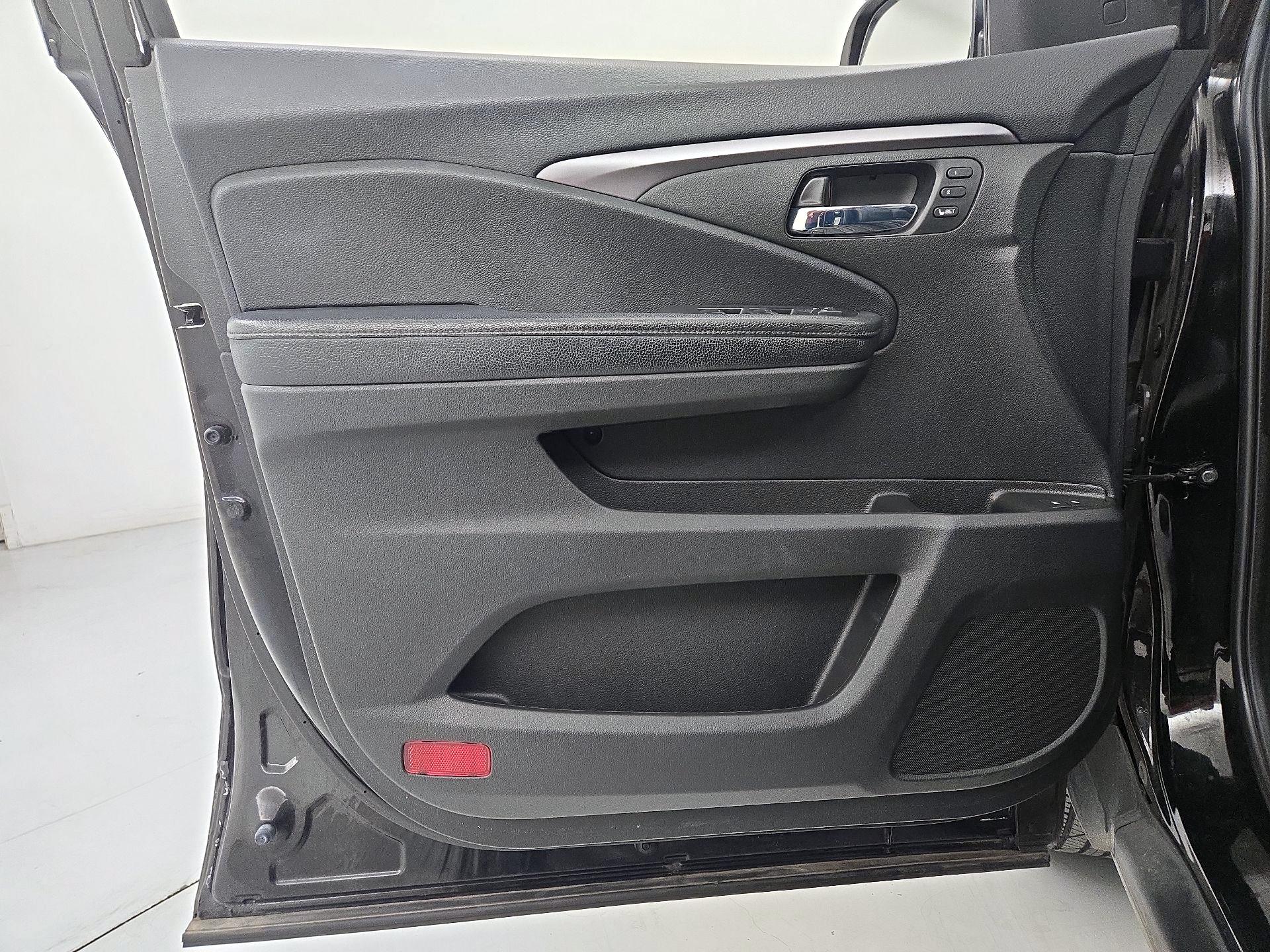 Thumbnail: 2021 Honda Pilot - 12