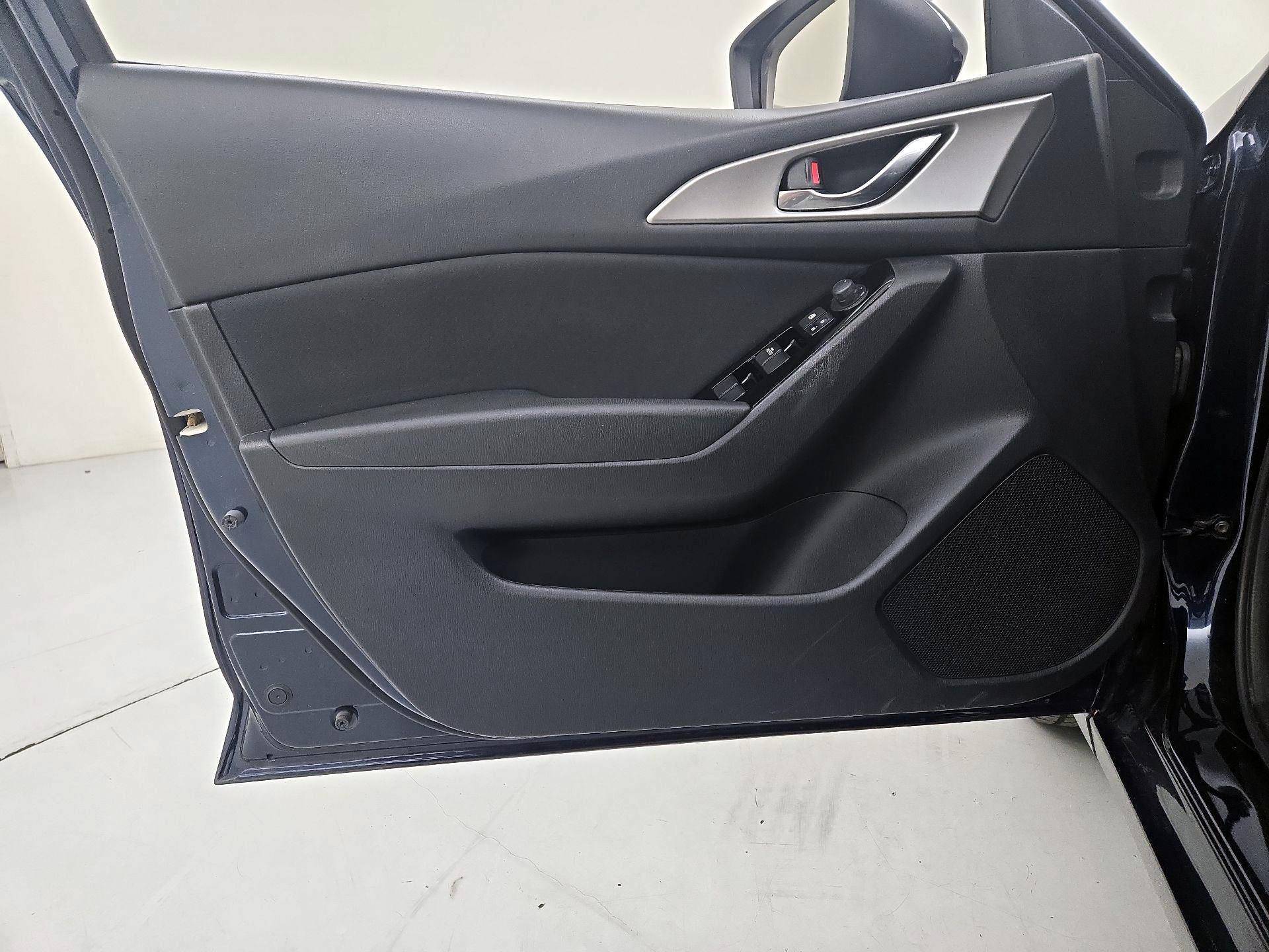 Thumbnail: 2017 Mazda Mazda3 - 12