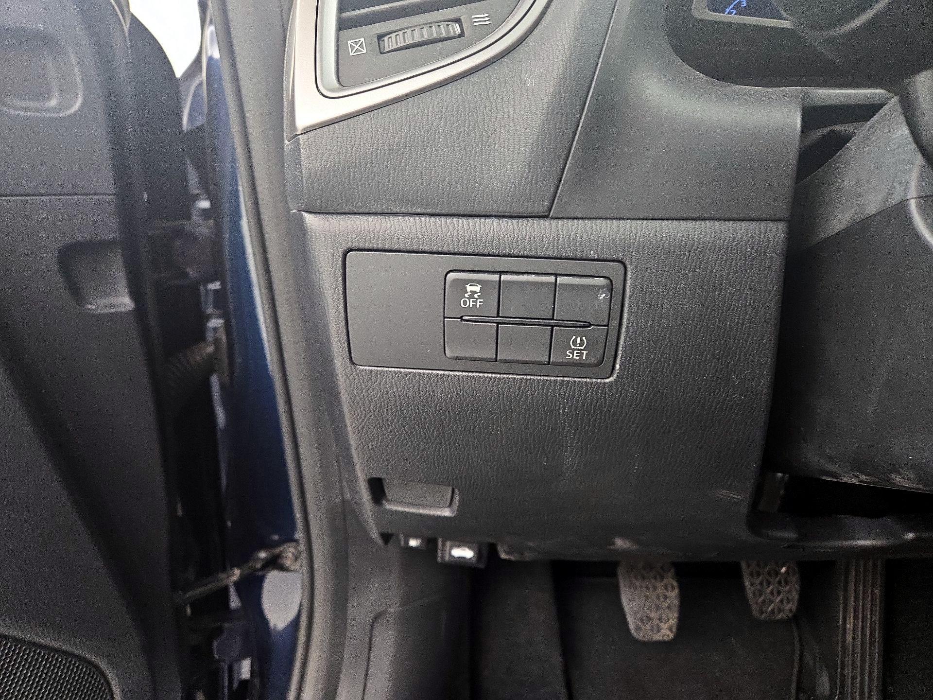 Thumbnail: 2017 Mazda Mazda3 - 13