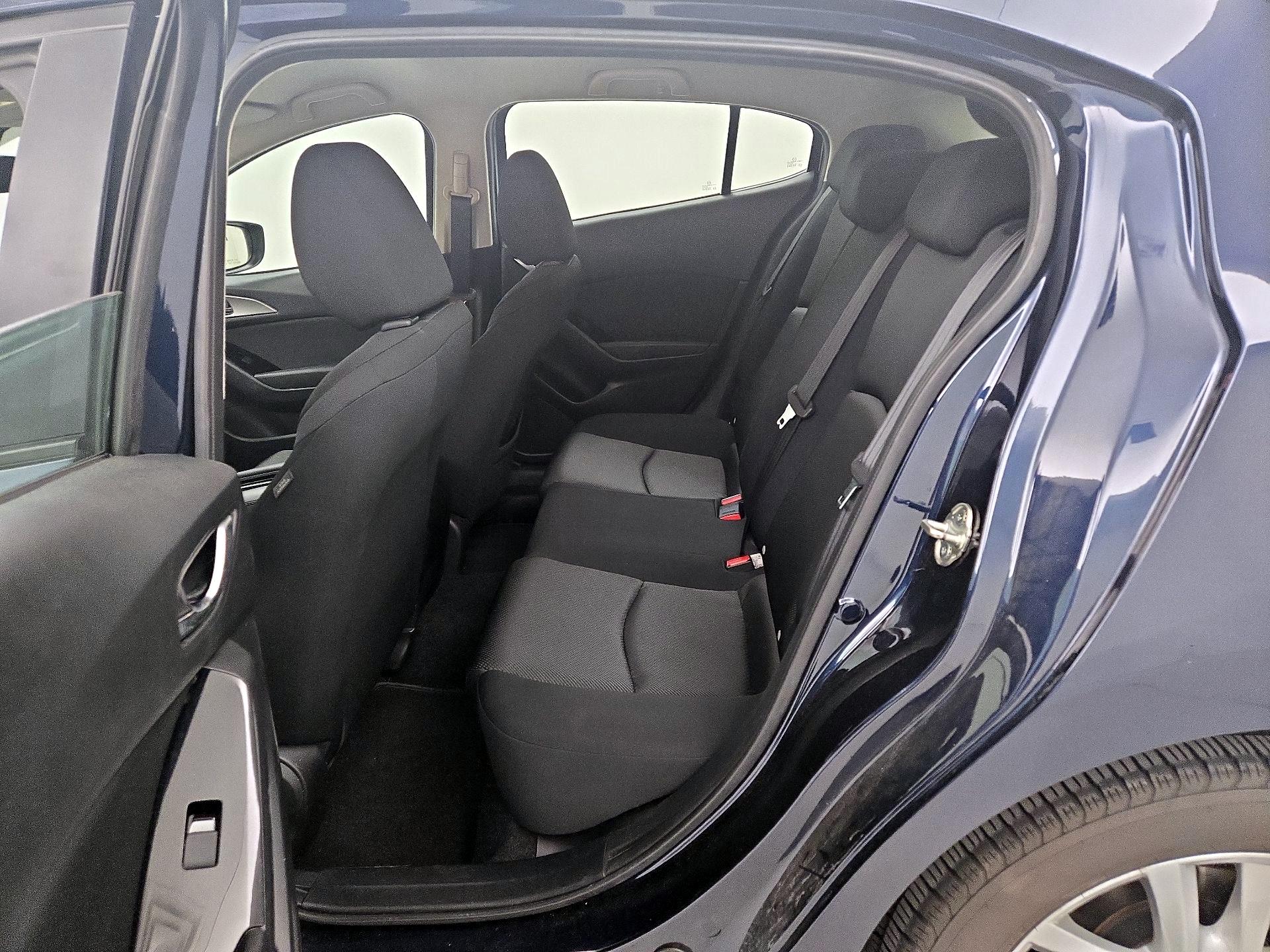 Thumbnail: 2017 Mazda Mazda3 - 18