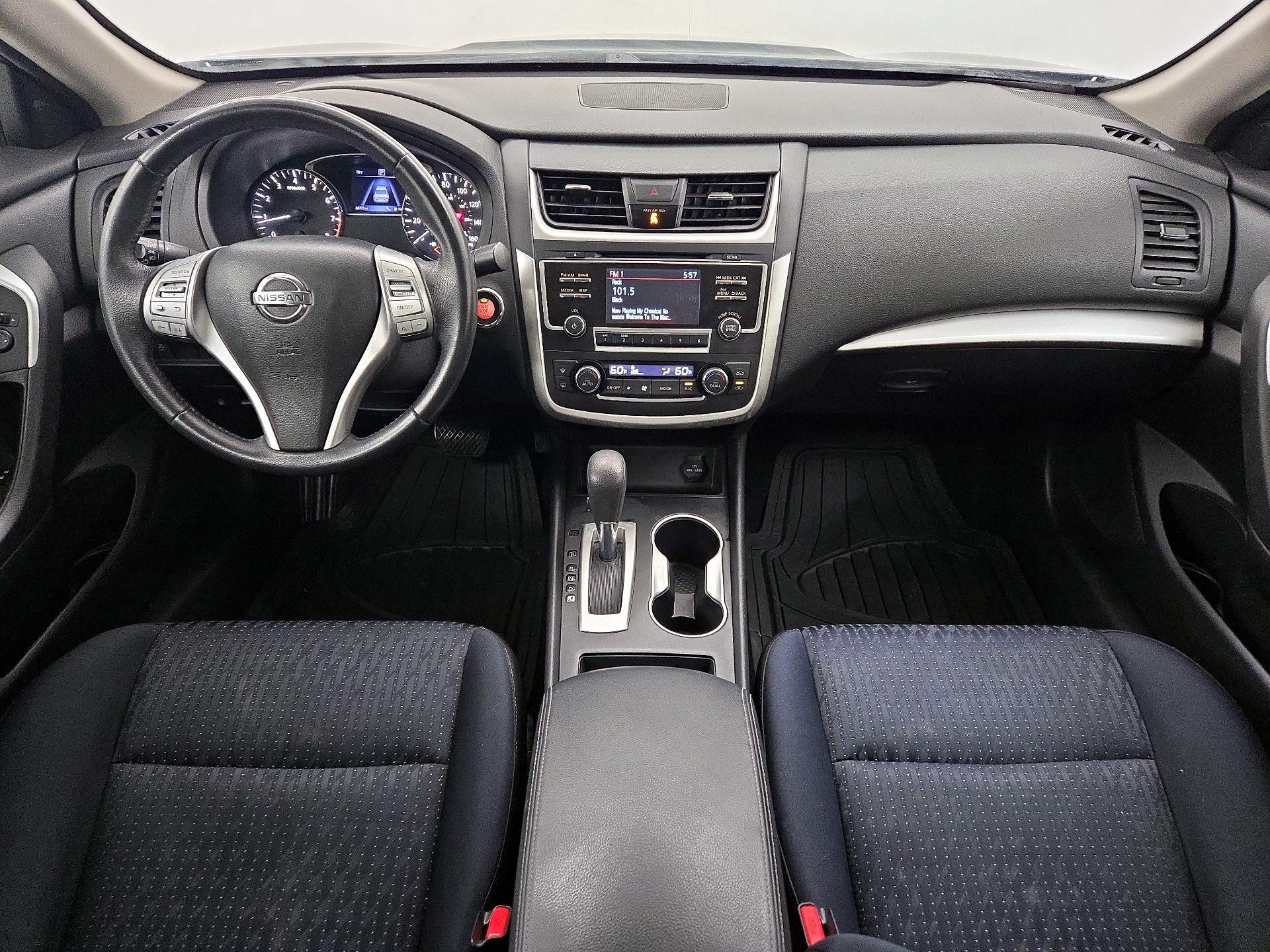 Thumbnail: 2017 Nissan Altima - 9