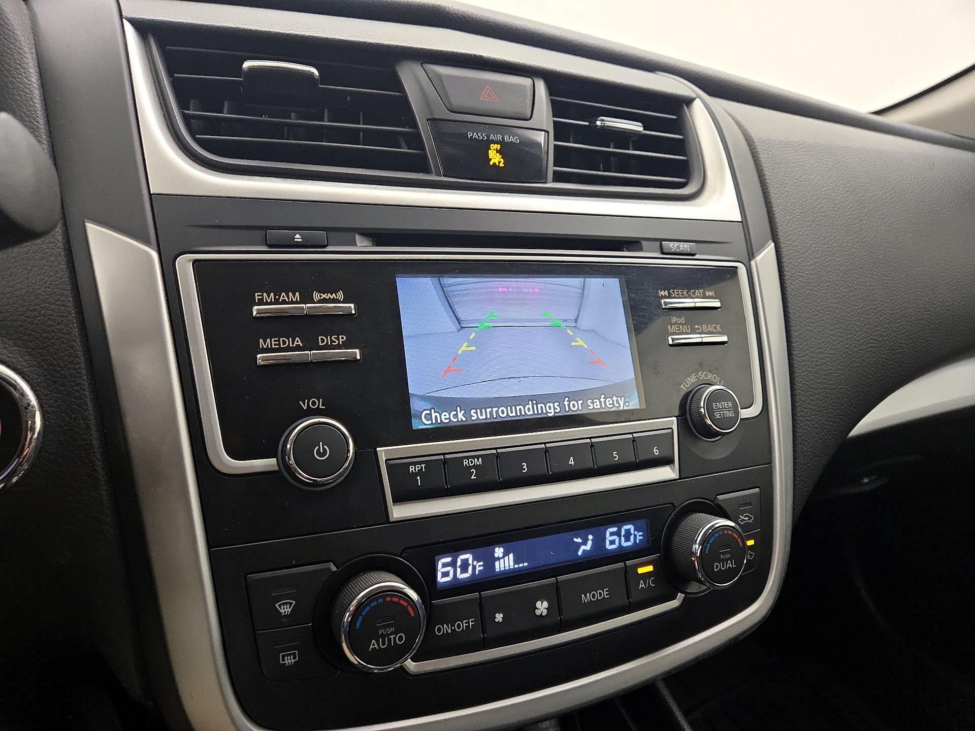 Thumbnail: 2017 Nissan Altima - 14