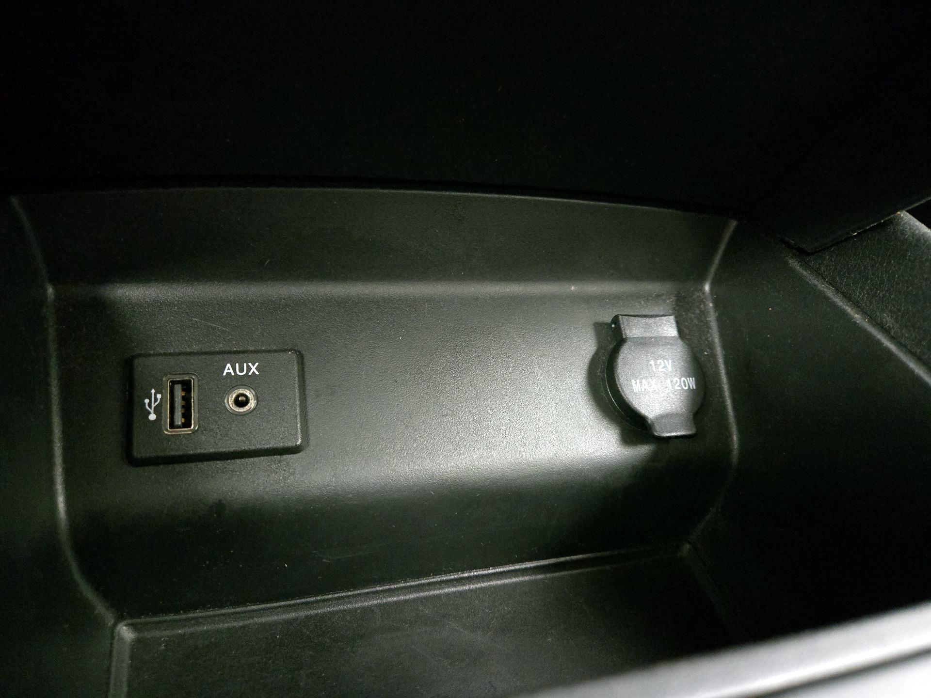 Thumbnail: 2017 Nissan Altima - 18