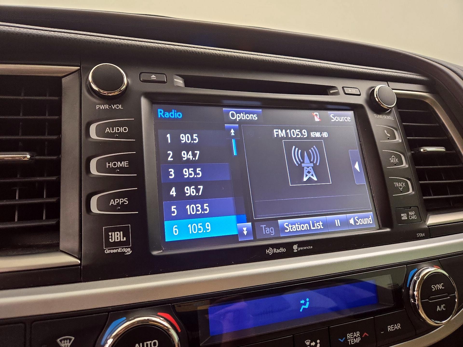 Thumbnail: 2015 Toyota Highlander - 16