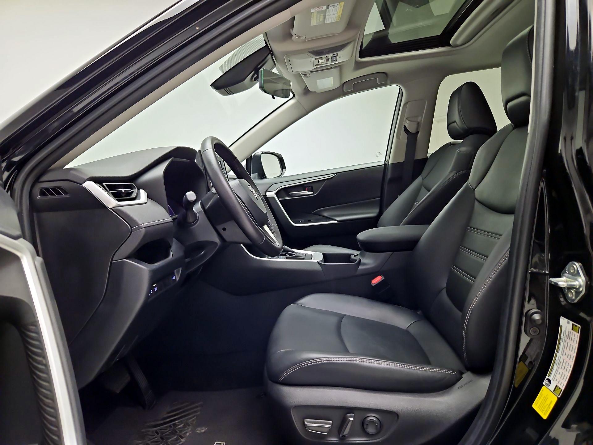 Thumbnail: 2022 Toyota RAV4 - 11