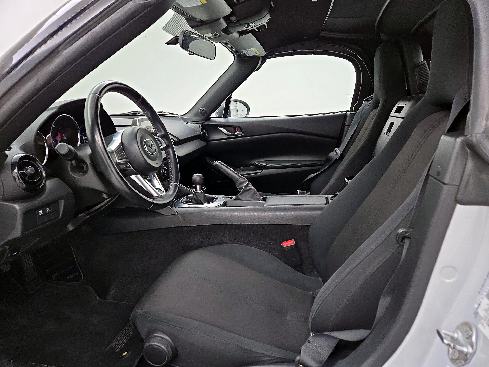 Thumbnail: 2016 Mazda MX-5 Miata - 11