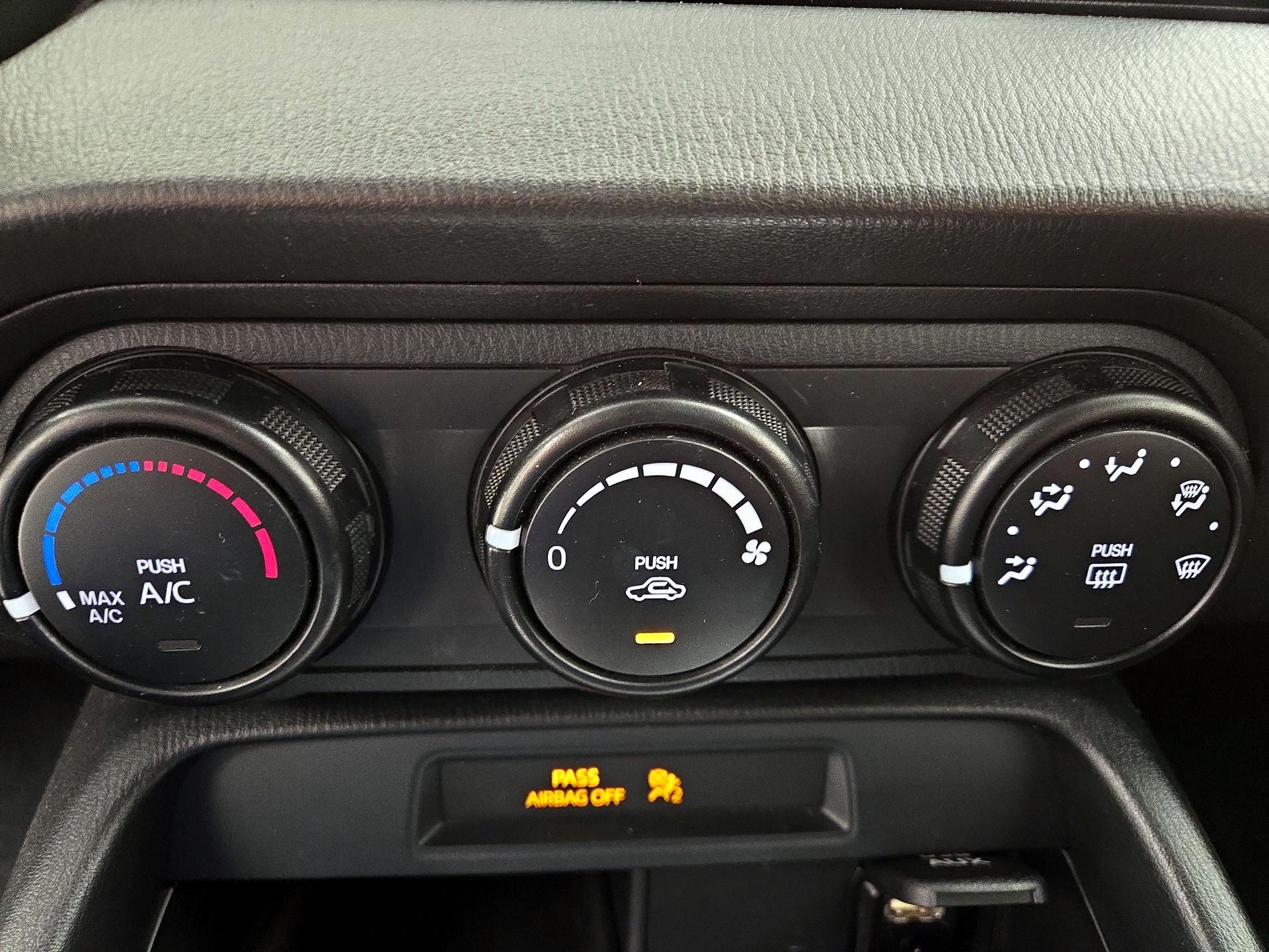 Thumbnail: 2016 Mazda MX-5 Miata - 15