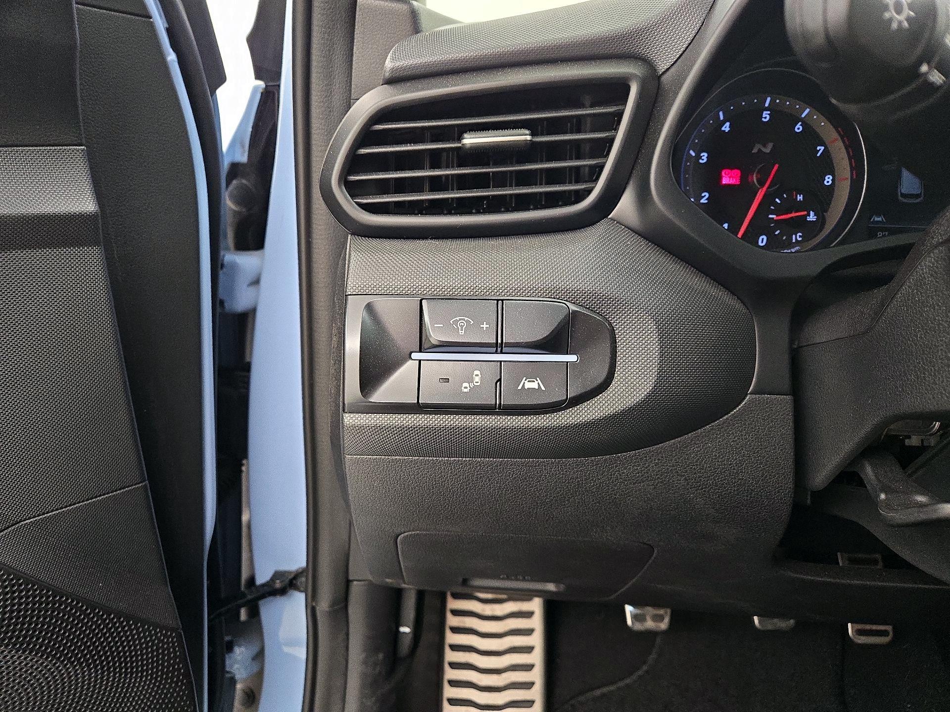 Thumbnail: 2022 Hyundai Veloster - 13