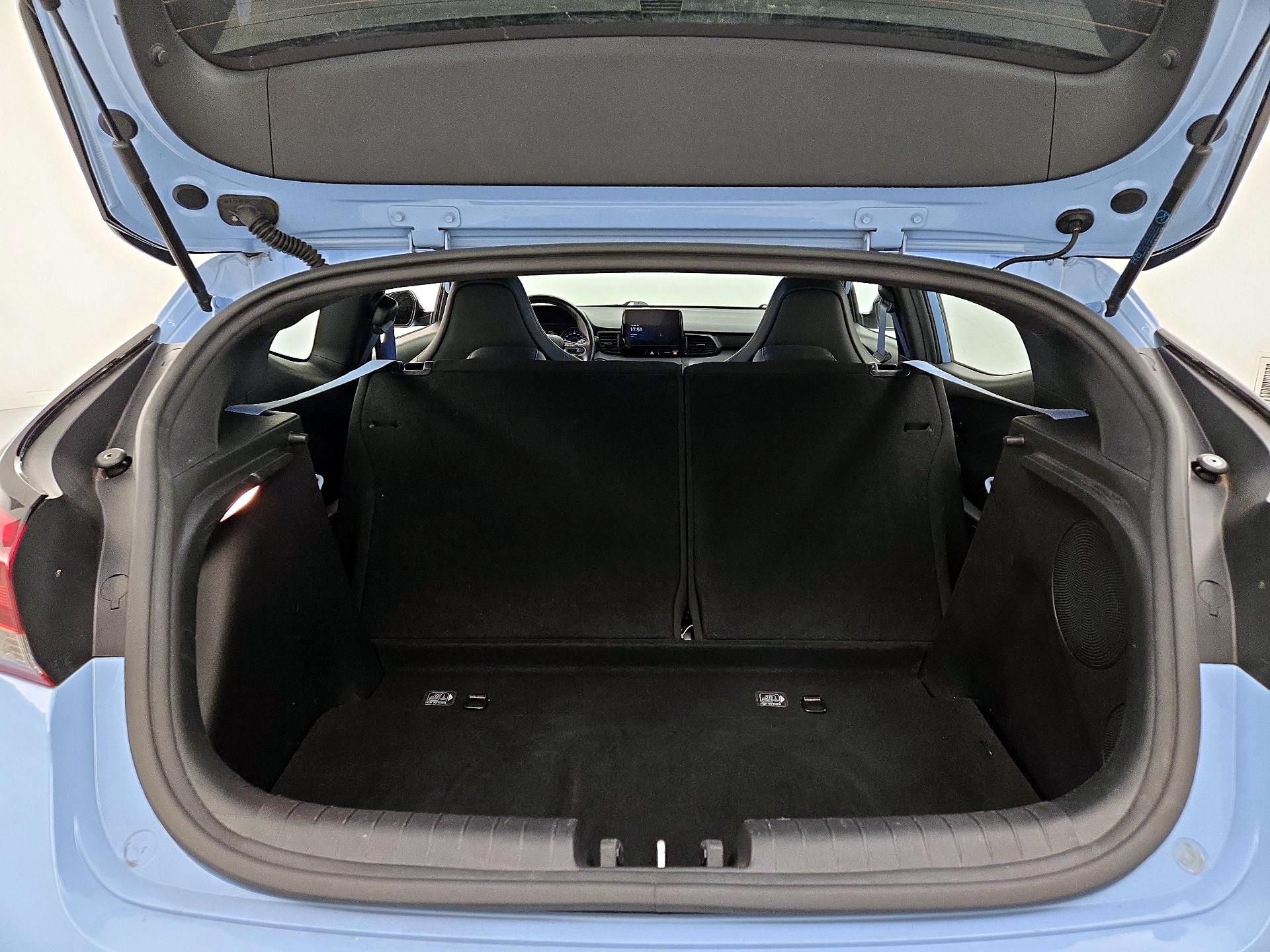 Thumbnail: 2022 Hyundai Veloster - 20