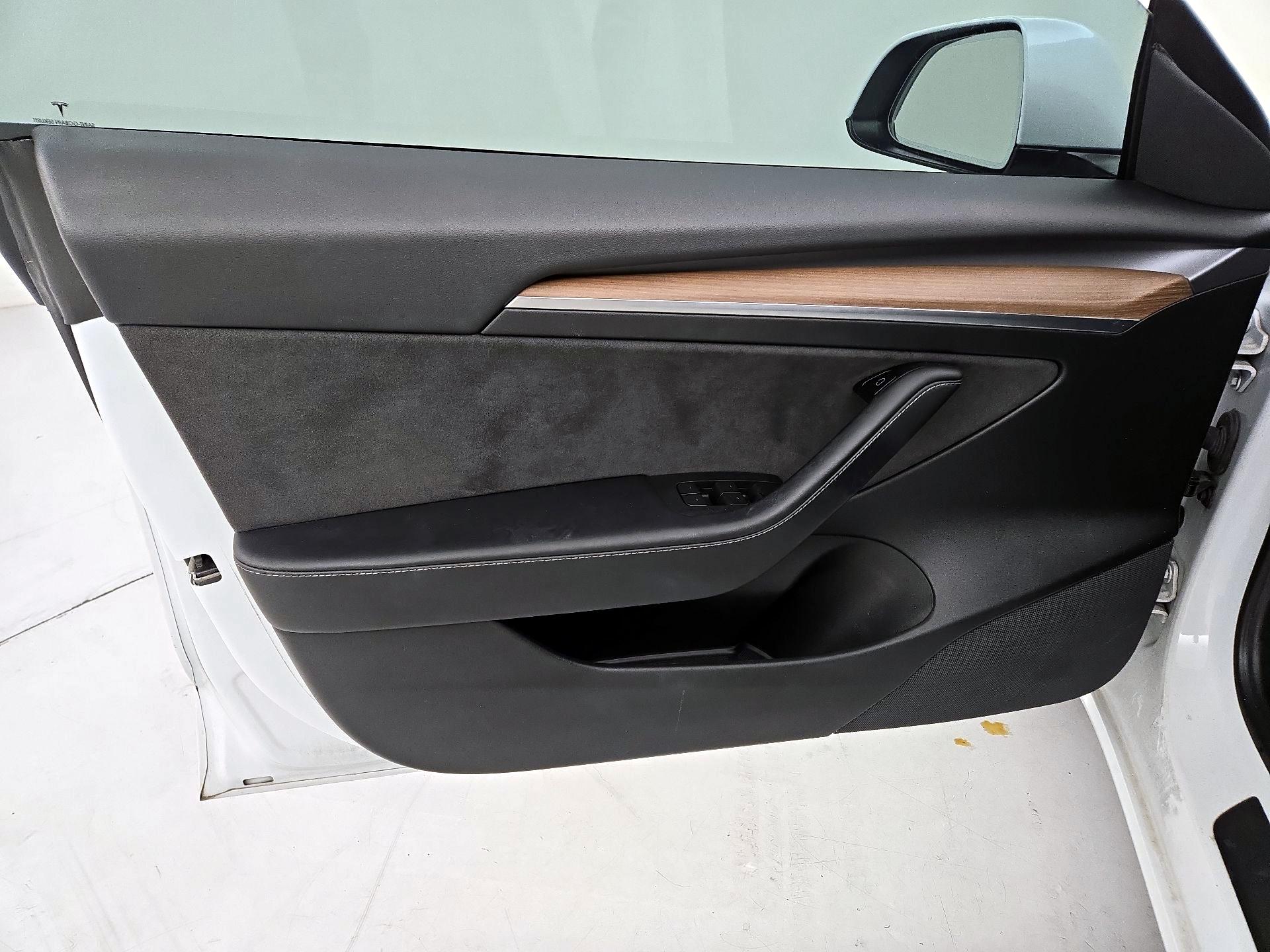 Thumbnail: 2021 Tesla Model 3 - 12