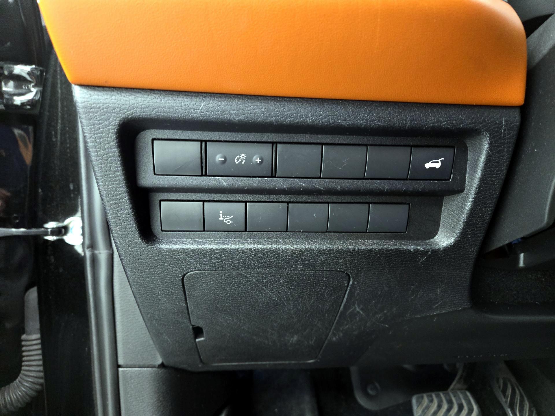 Thumbnail: 2022 Mitsubishi Outlander - 13