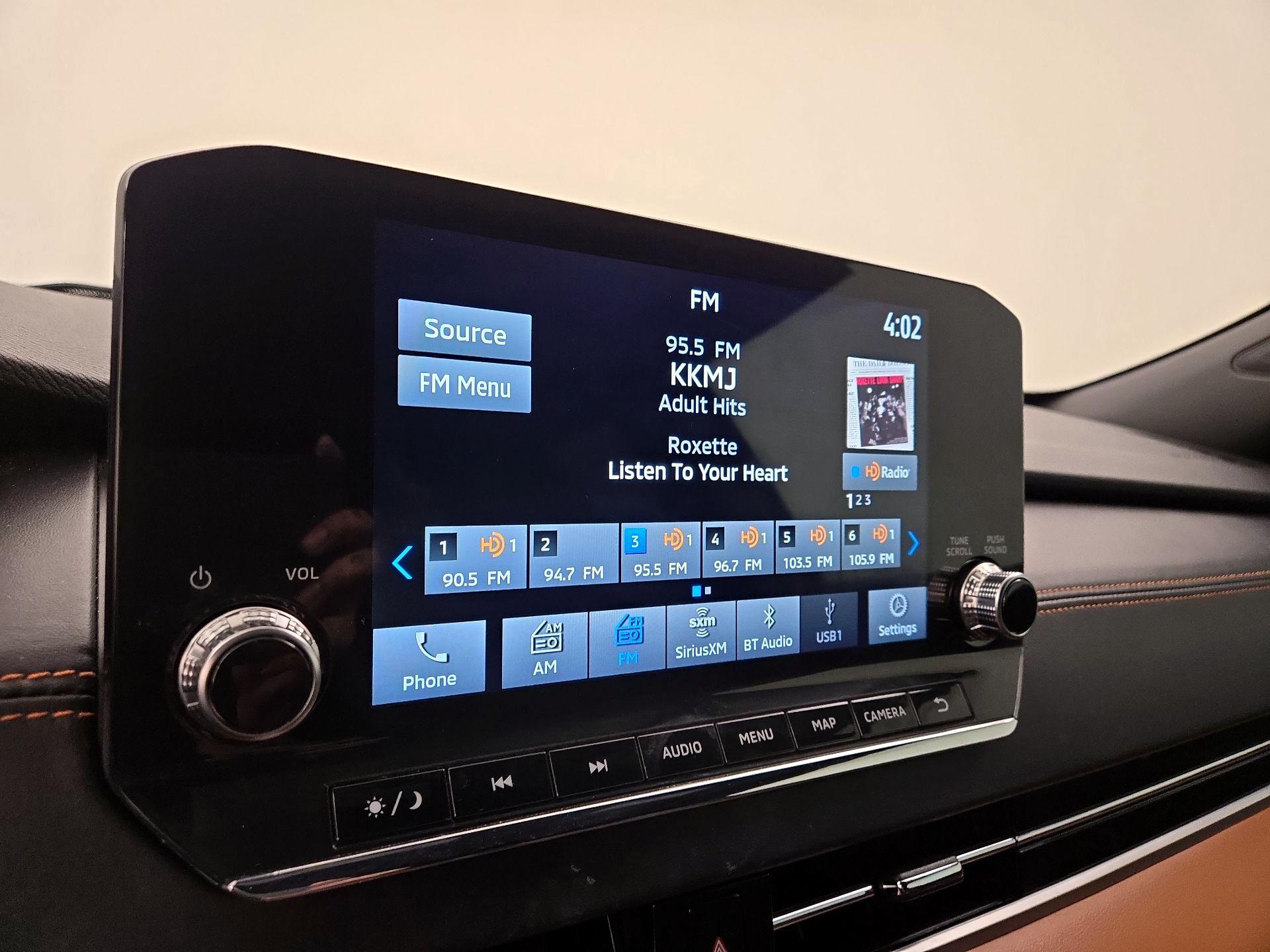 Thumbnail: 2022 Mitsubishi Outlander - 16