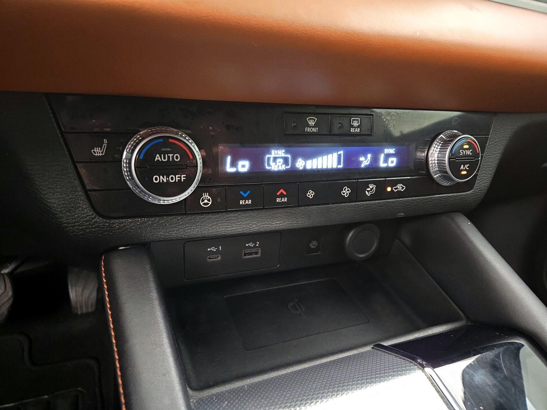 Thumbnail: 2022 Mitsubishi Outlander - 17