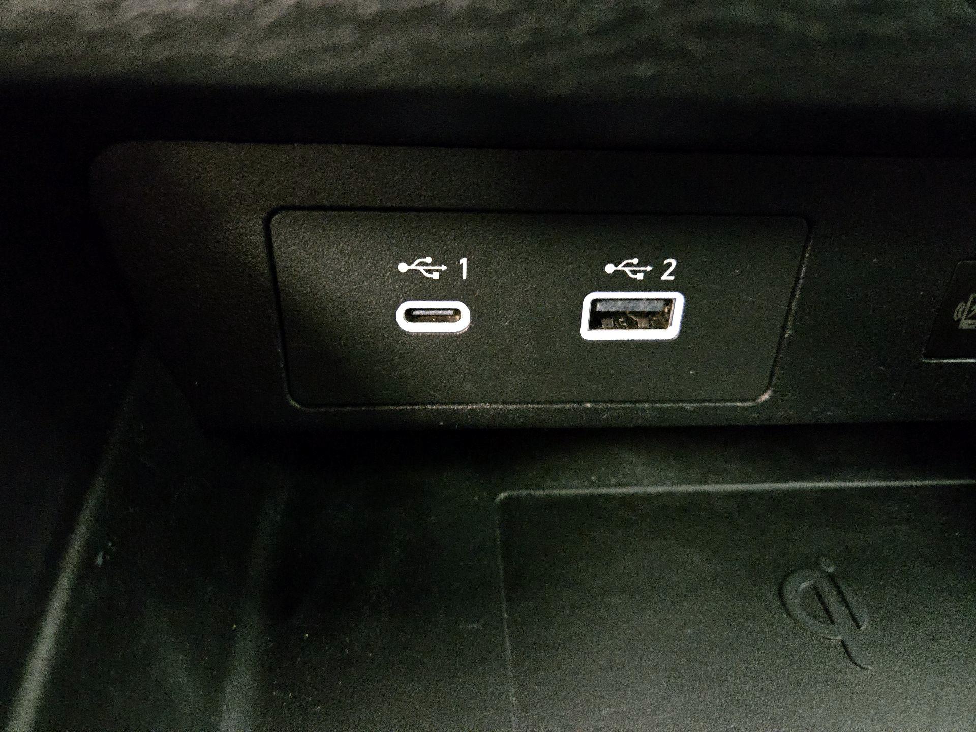 Thumbnail: 2022 Mitsubishi Outlander - 19