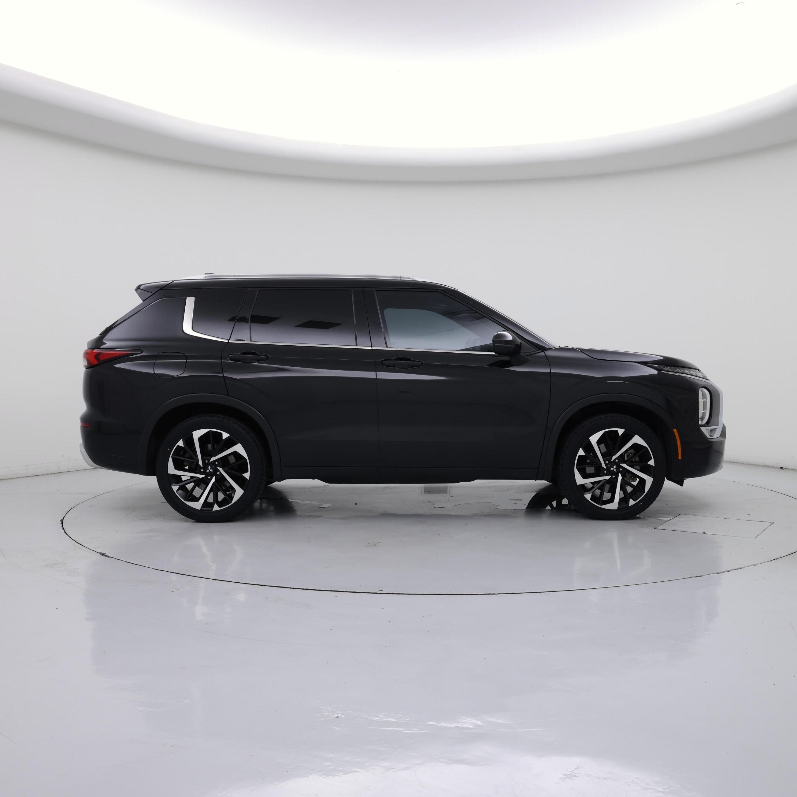 Thumbnail: 2022 Mitsubishi Outlander - 7