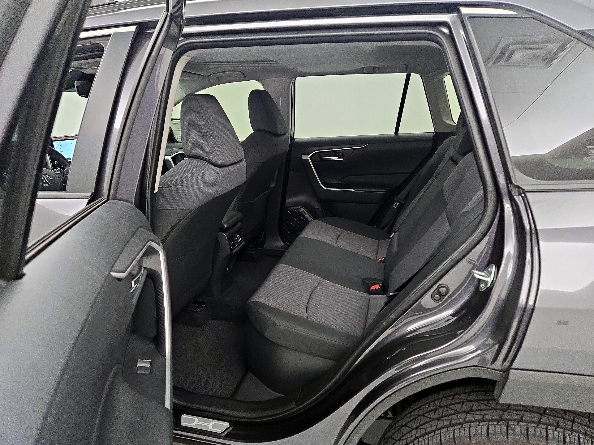 Thumbnail: 2025 Toyota RAV4 - 20