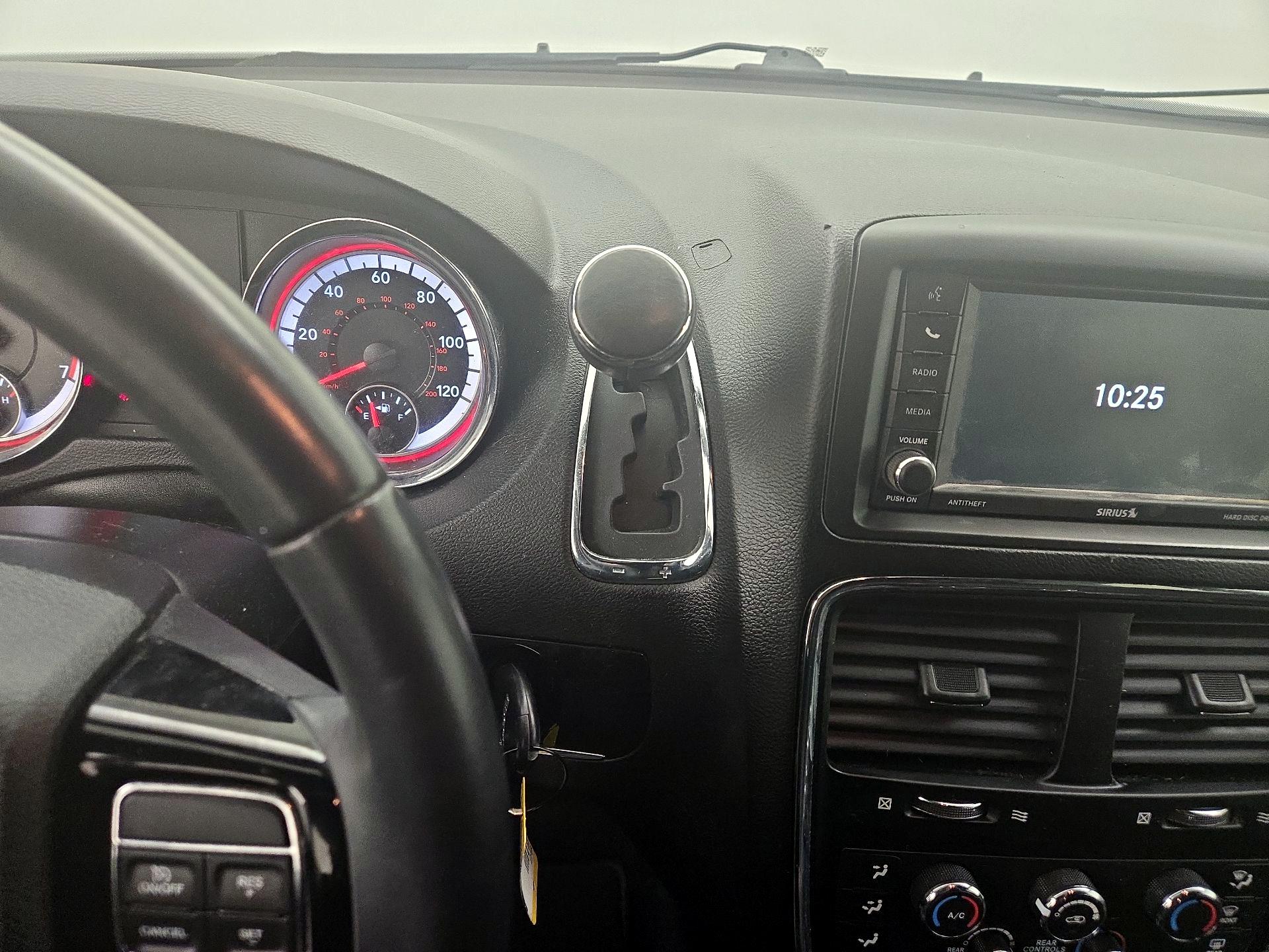 Thumbnail: 2019 Dodge Grand Caravan - 17