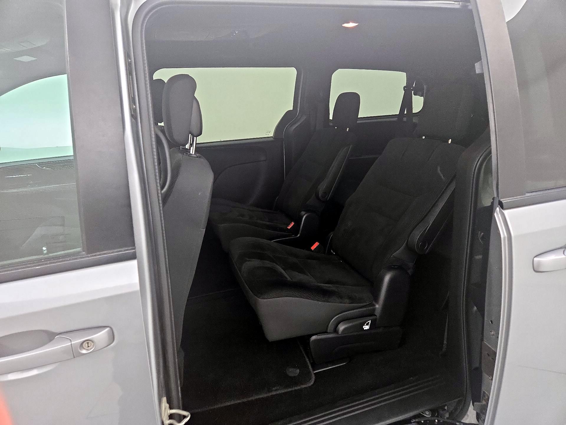 Thumbnail: 2019 Dodge Grand Caravan - 19