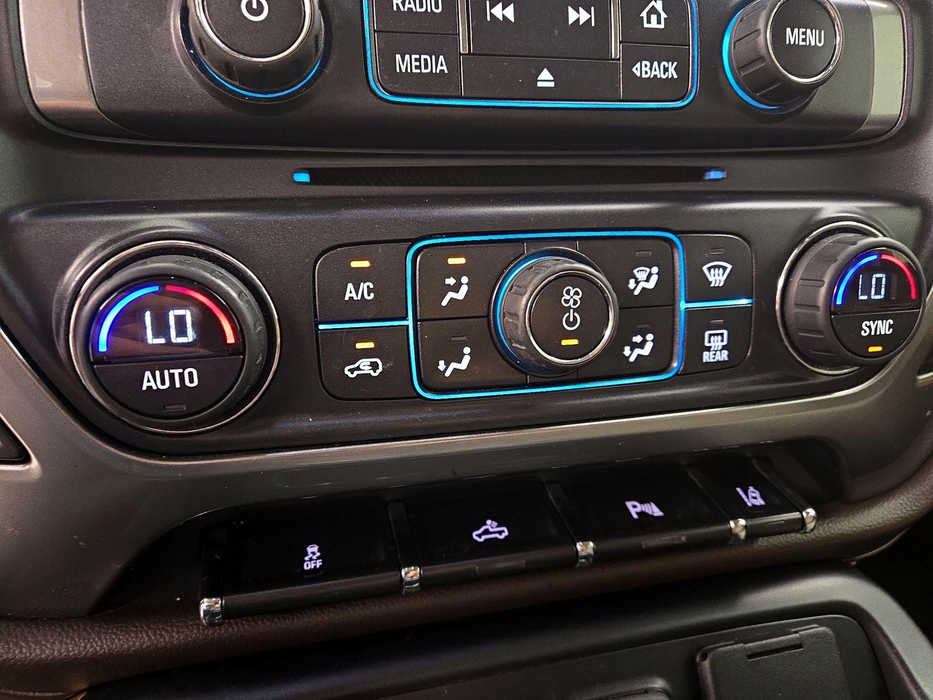 Thumbnail: 2014 Chevrolet Silverado 1500 - 17