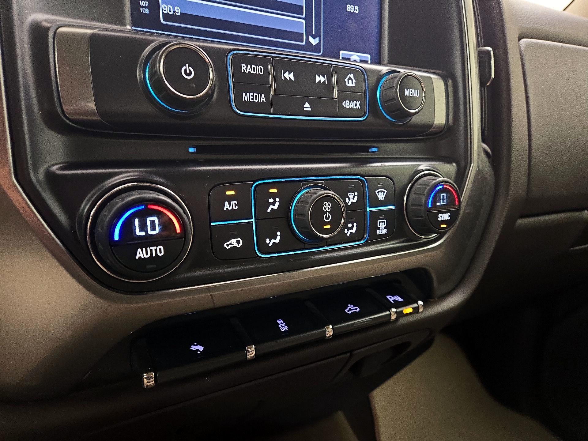 Thumbnail: 2015 Chevrolet Silverado 1500 - 16