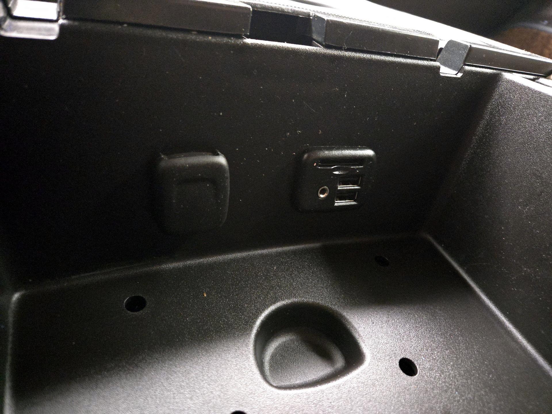 Thumbnail: 2015 Chevrolet Silverado 1500 - 18