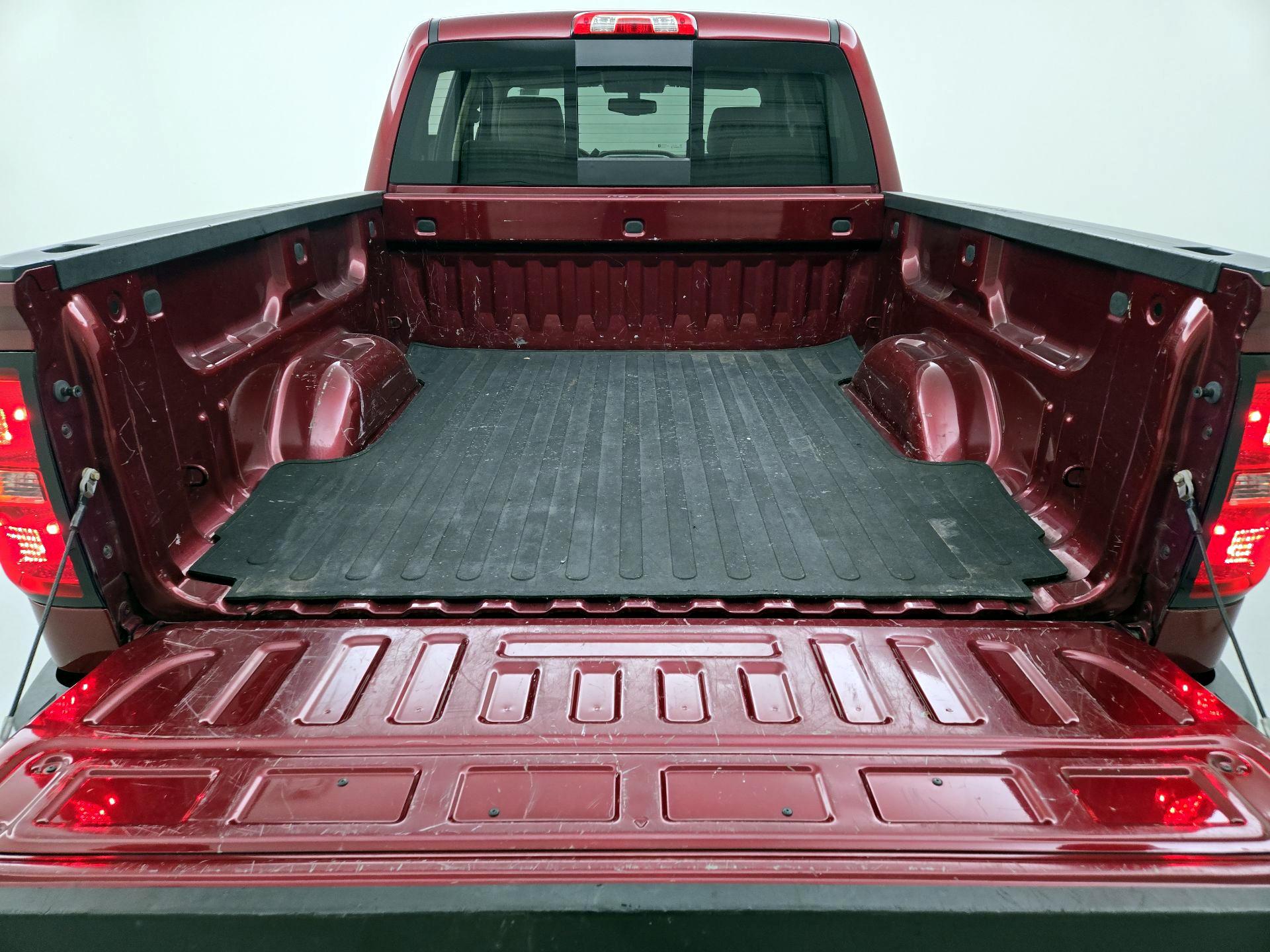 Thumbnail: 2015 Chevrolet Silverado 1500 - 20