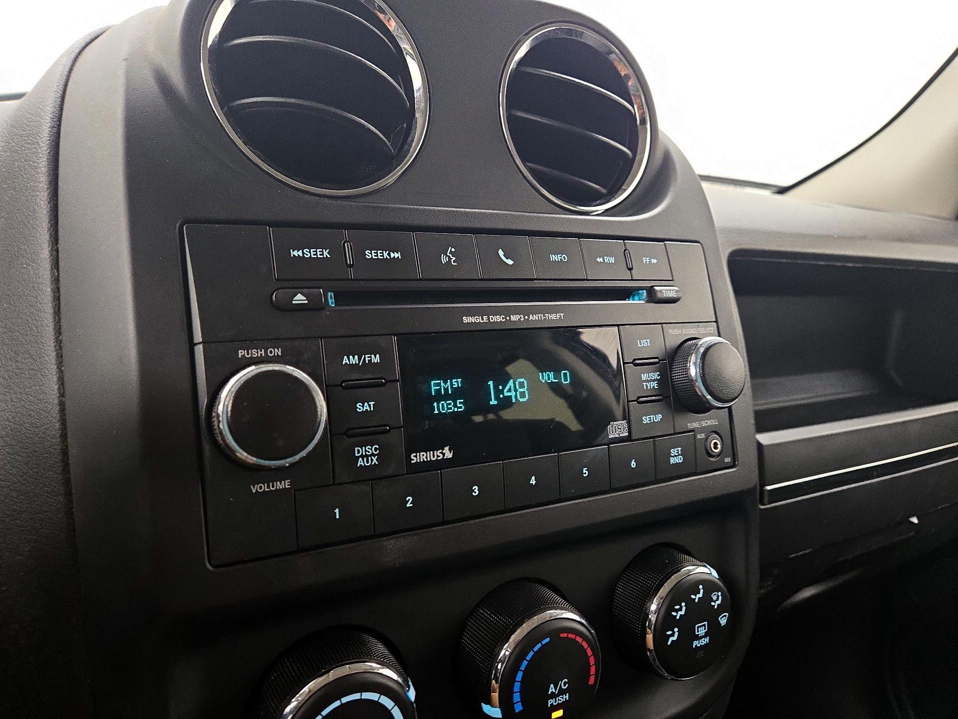 Thumbnail: 2016 Jeep Patriot - 13