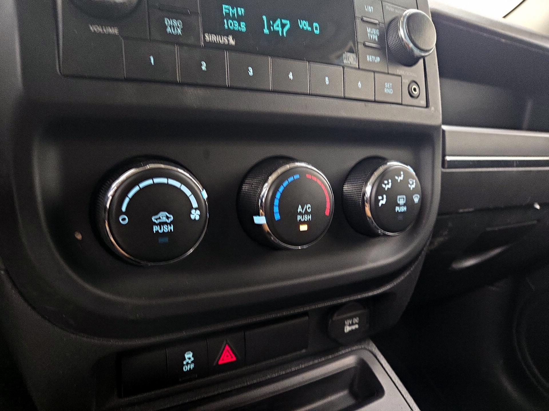 Thumbnail: 2016 Jeep Patriot - 14