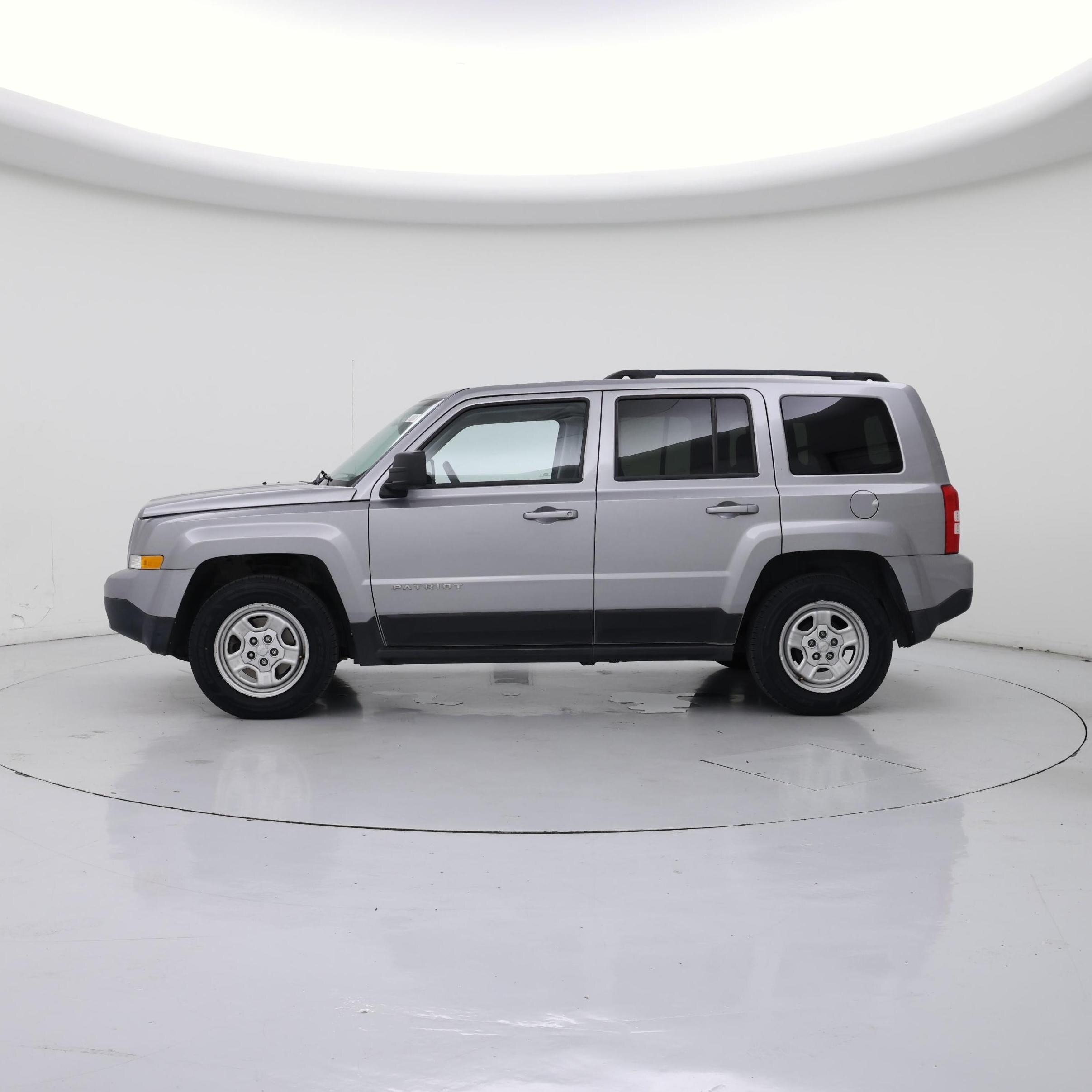 Thumbnail: 2016 Jeep Patriot - 3