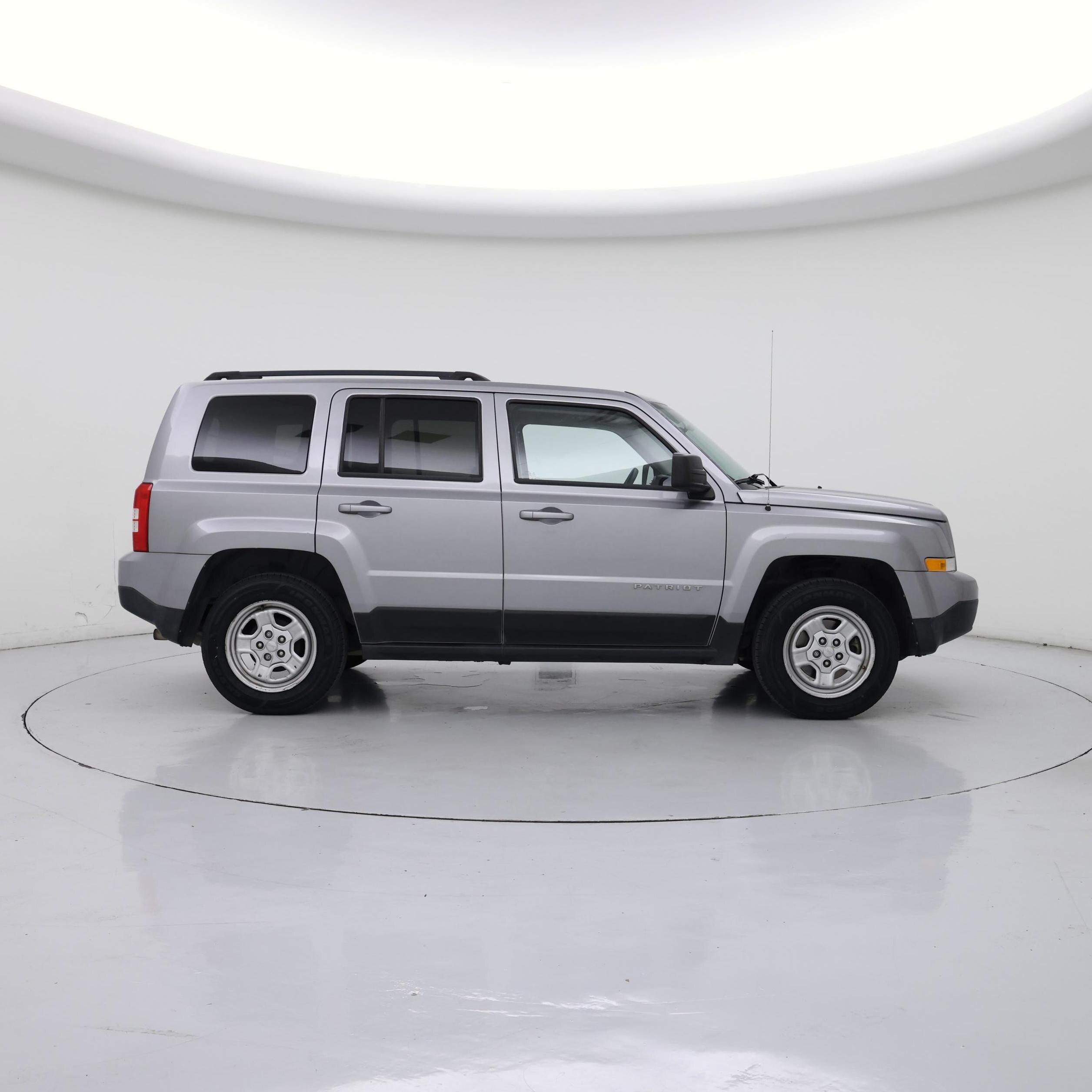 Thumbnail: 2016 Jeep Patriot - 7