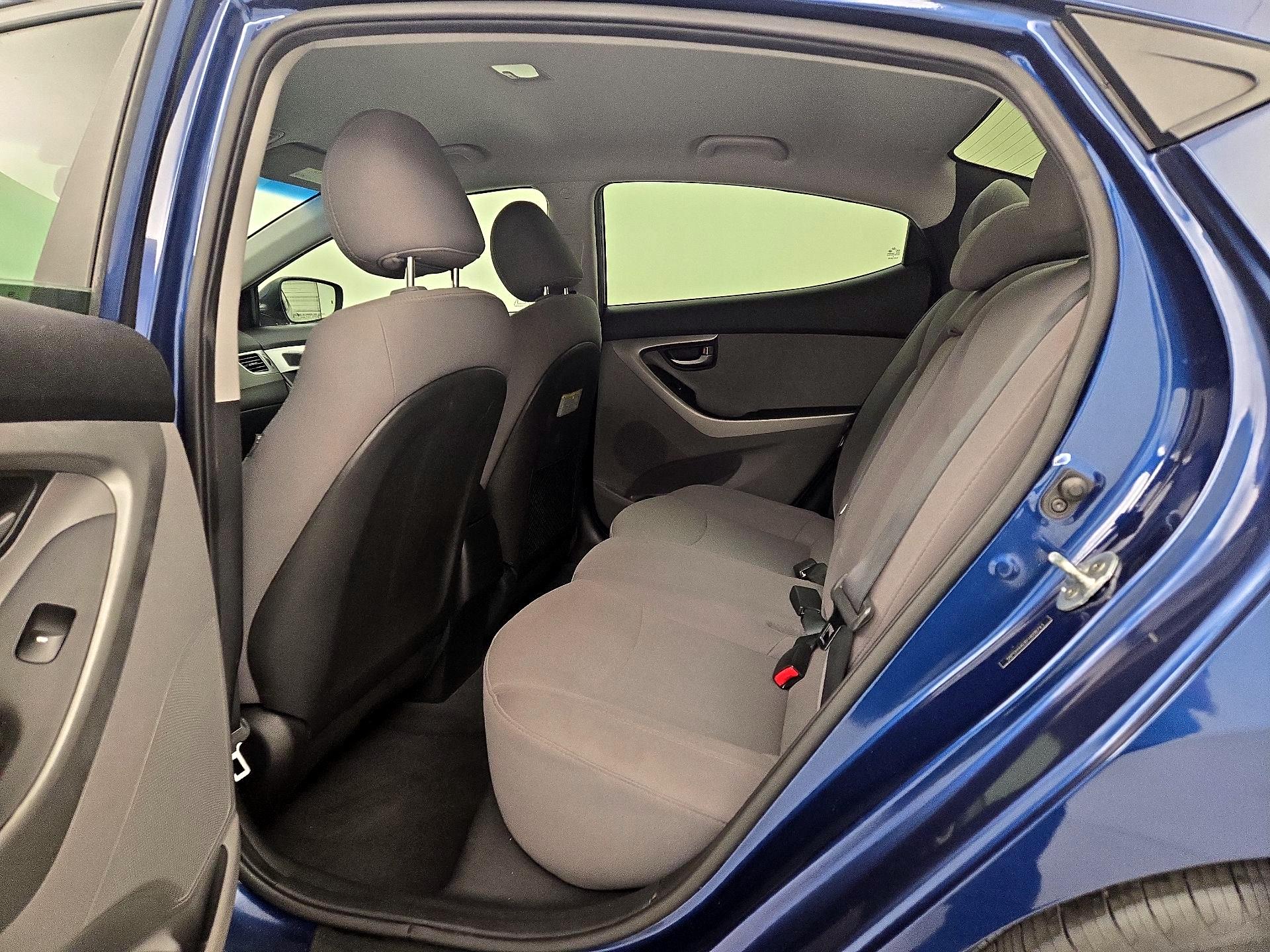 Thumbnail: 2015 Hyundai Elantra - 18