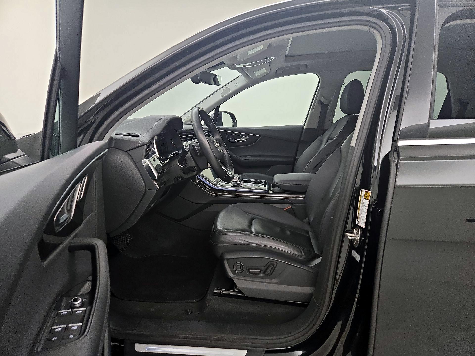 Thumbnail: 2023 Audi Q7 - 11