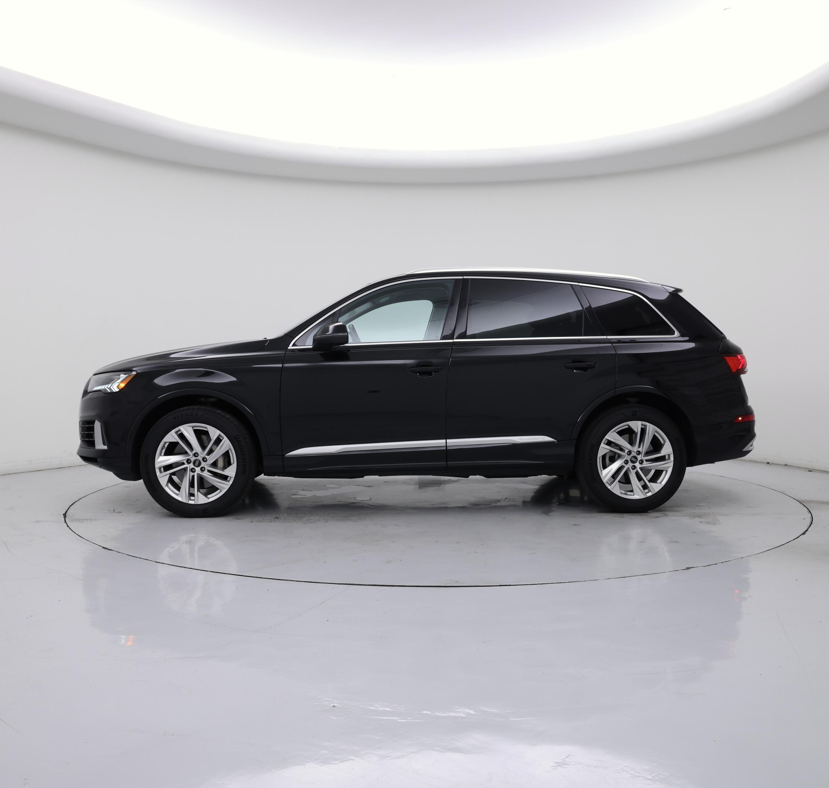 Thumbnail: 2023 Audi Q7 - 3