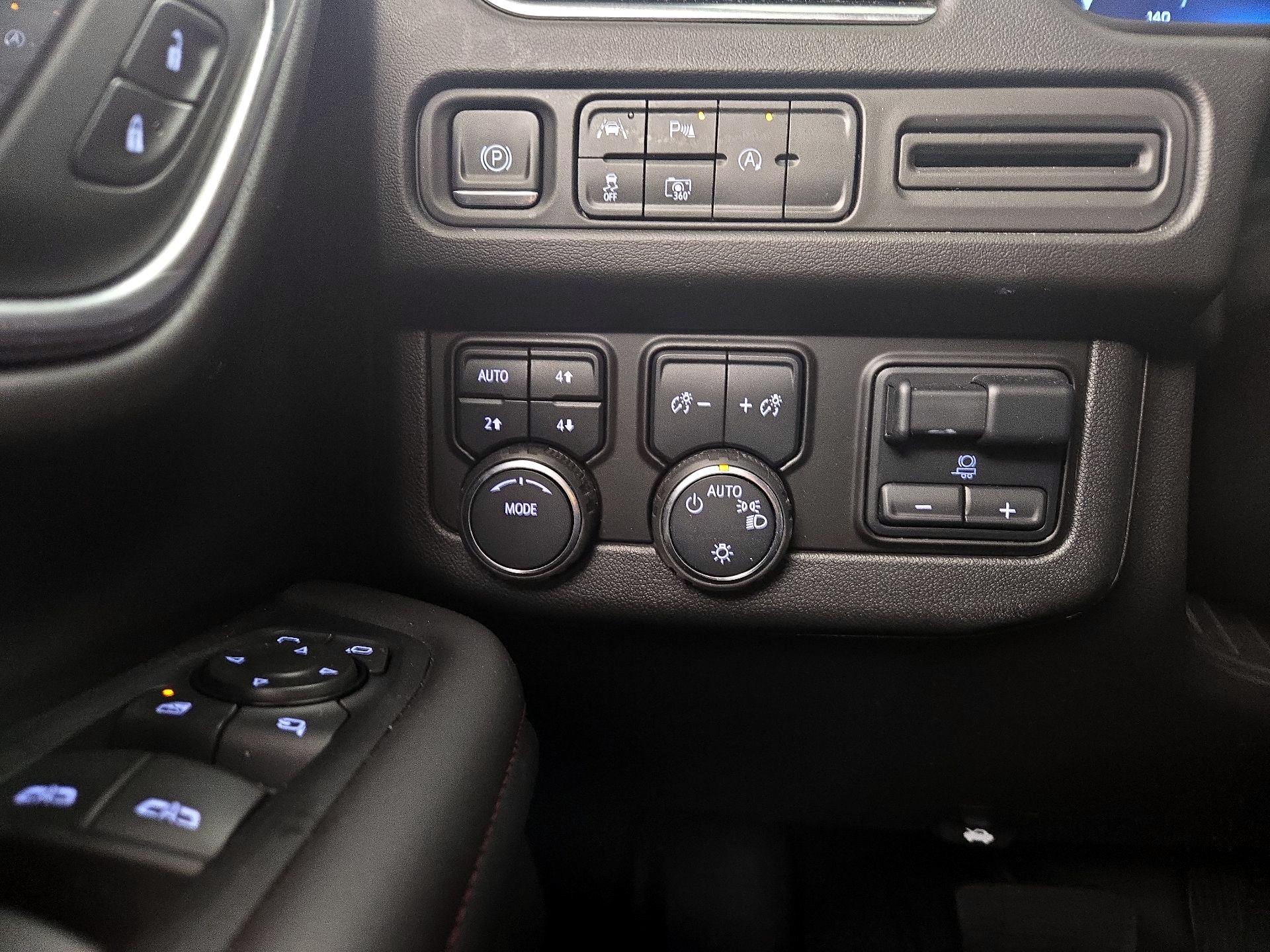 Thumbnail: 2023 Chevrolet Tahoe - 17