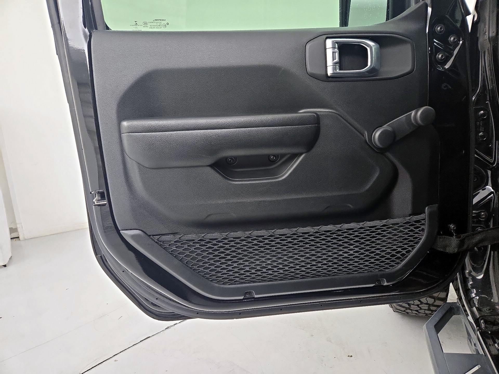 Thumbnail: 2021 Jeep Gladiator - 12