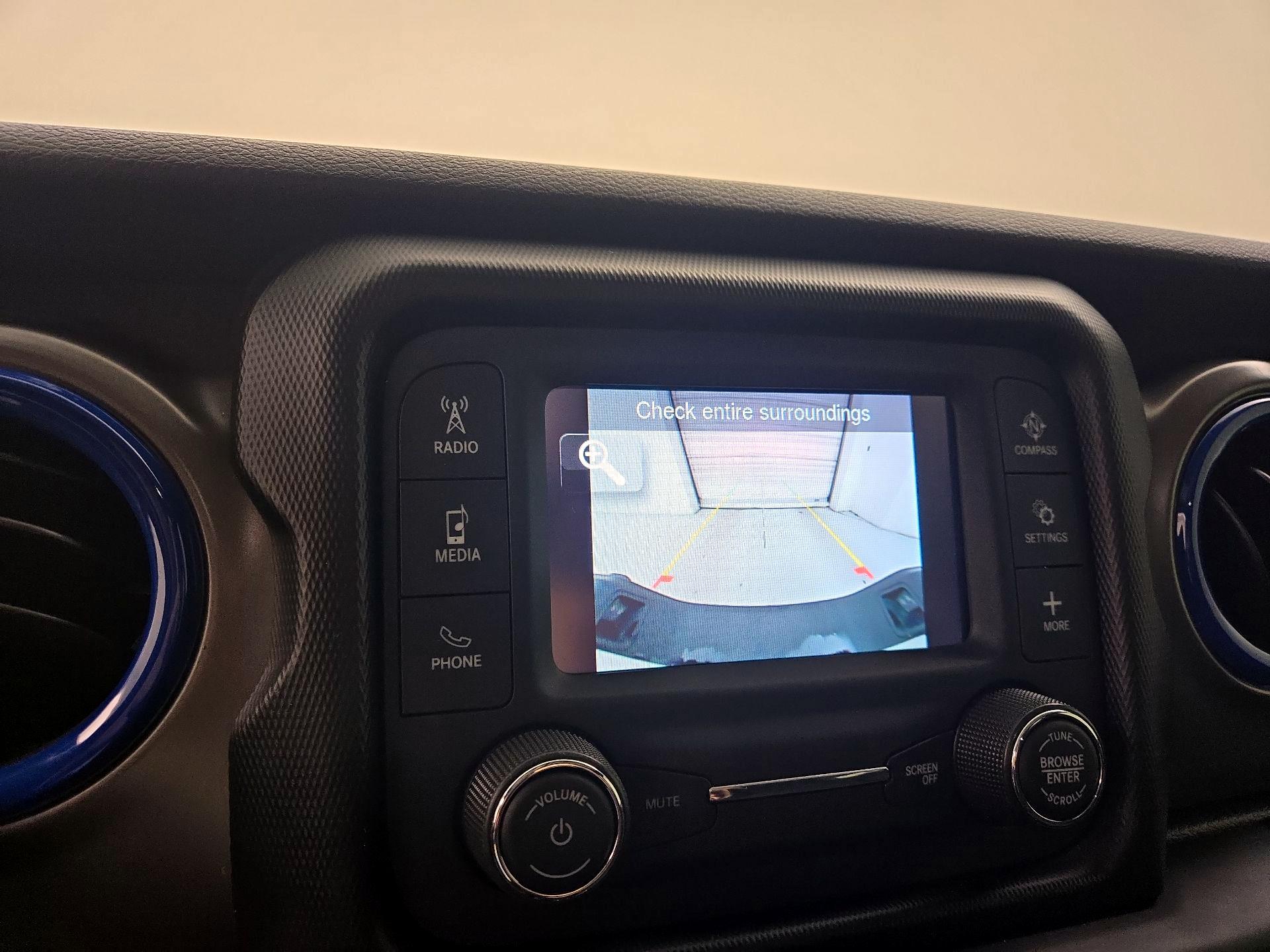 Thumbnail: 2021 Jeep Gladiator - 14