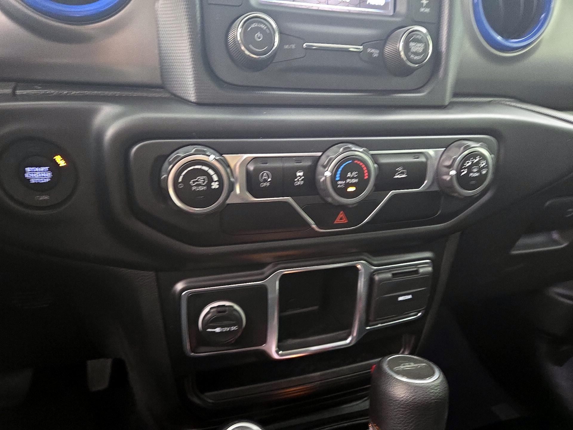 Thumbnail: 2021 Jeep Gladiator - 16