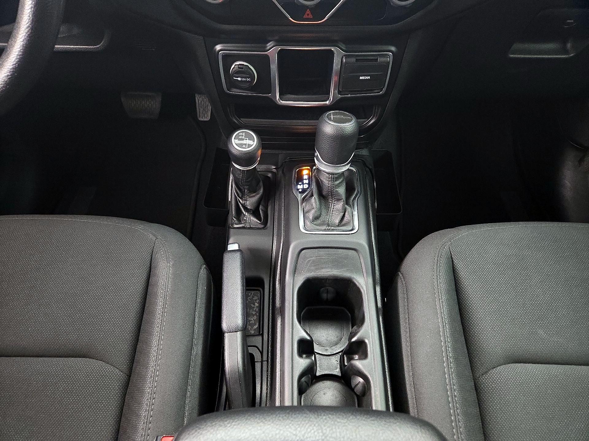 Thumbnail: 2021 Jeep Gladiator - 17