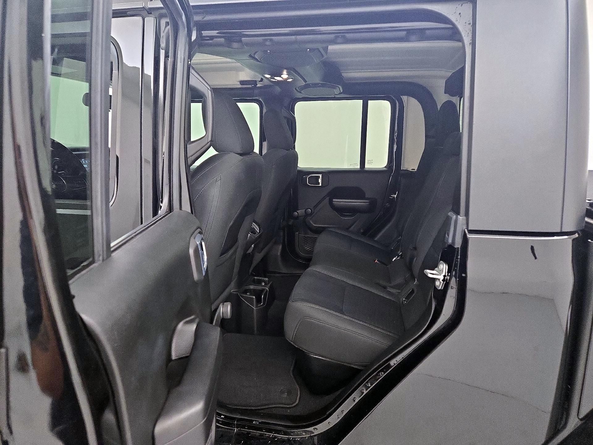 Thumbnail: 2021 Jeep Gladiator - 19