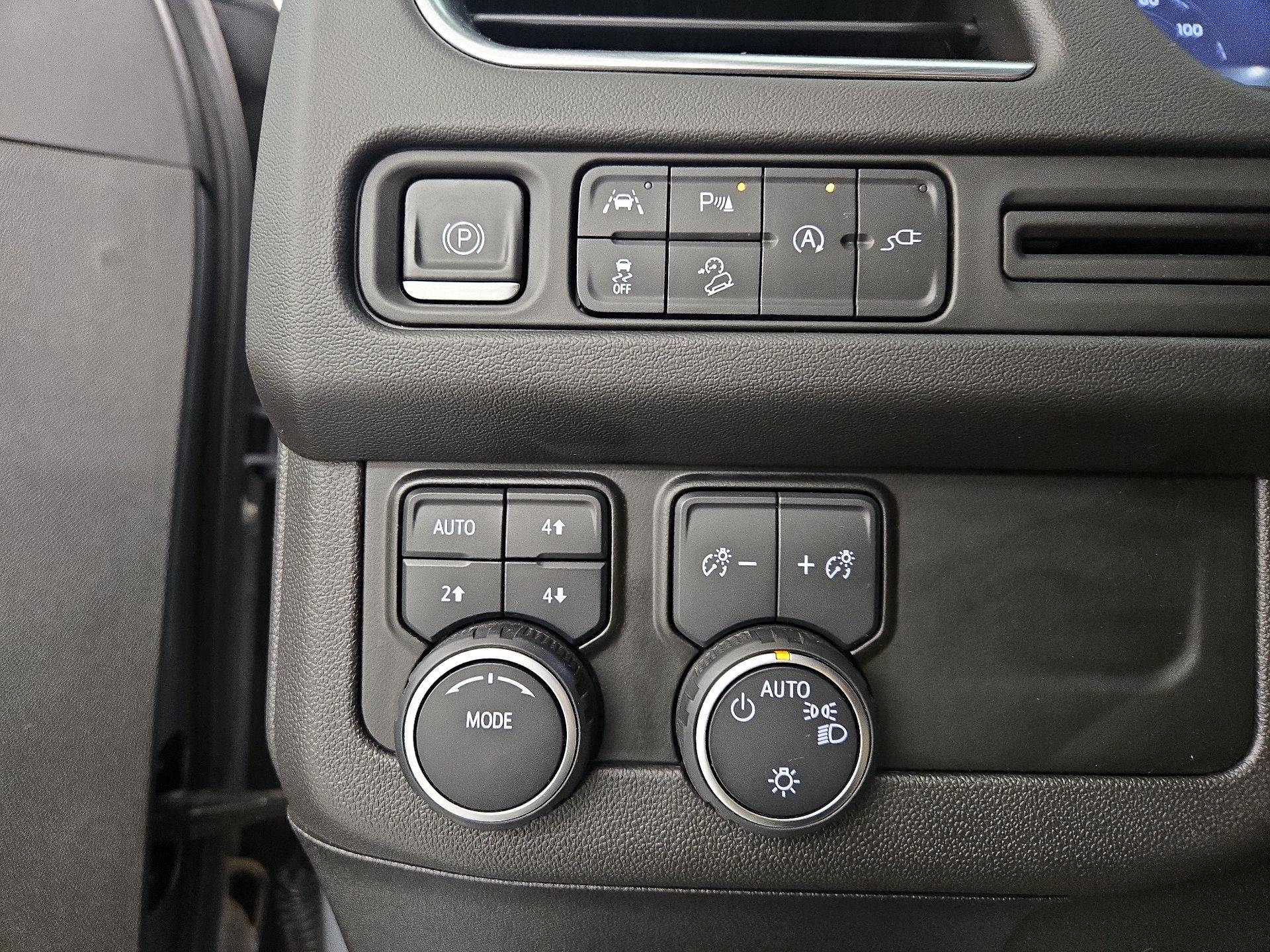 Thumbnail: 2022 Chevrolet Suburban - 13