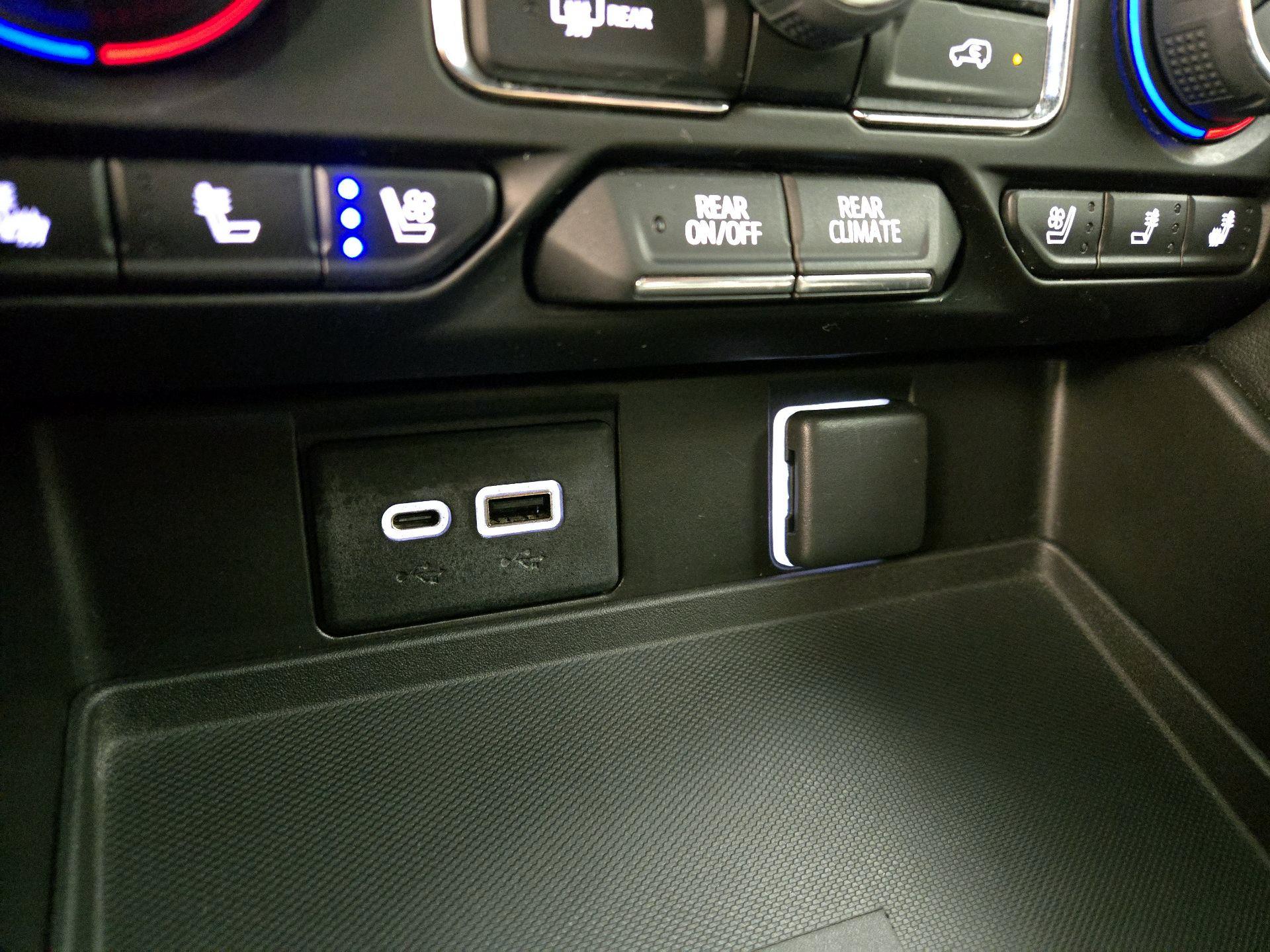 Thumbnail: 2022 Chevrolet Suburban - 18