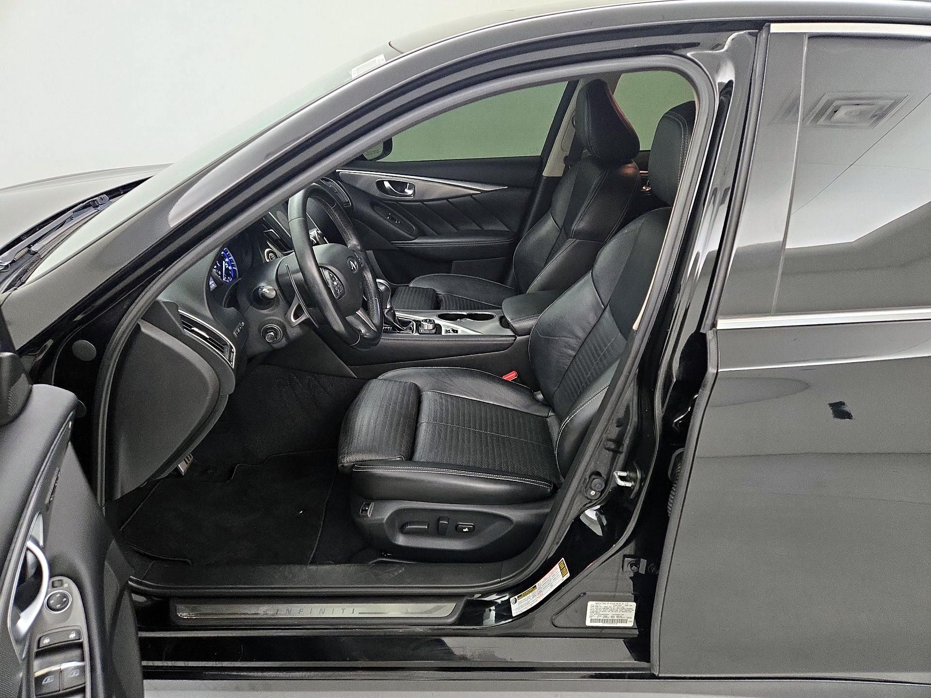 Thumbnail: 2016 INFINITI Q50 - 11