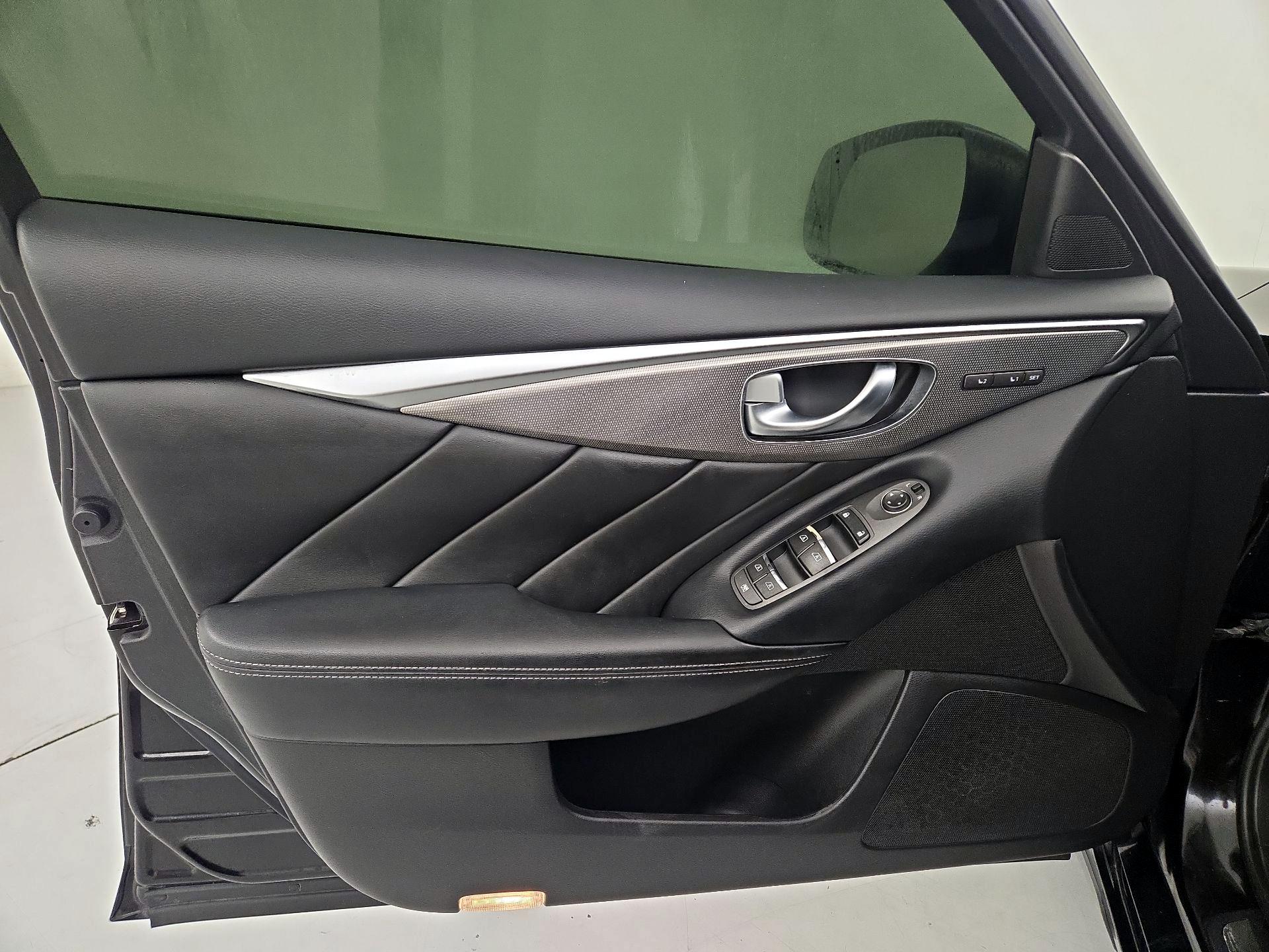 Thumbnail: 2016 INFINITI Q50 - 12