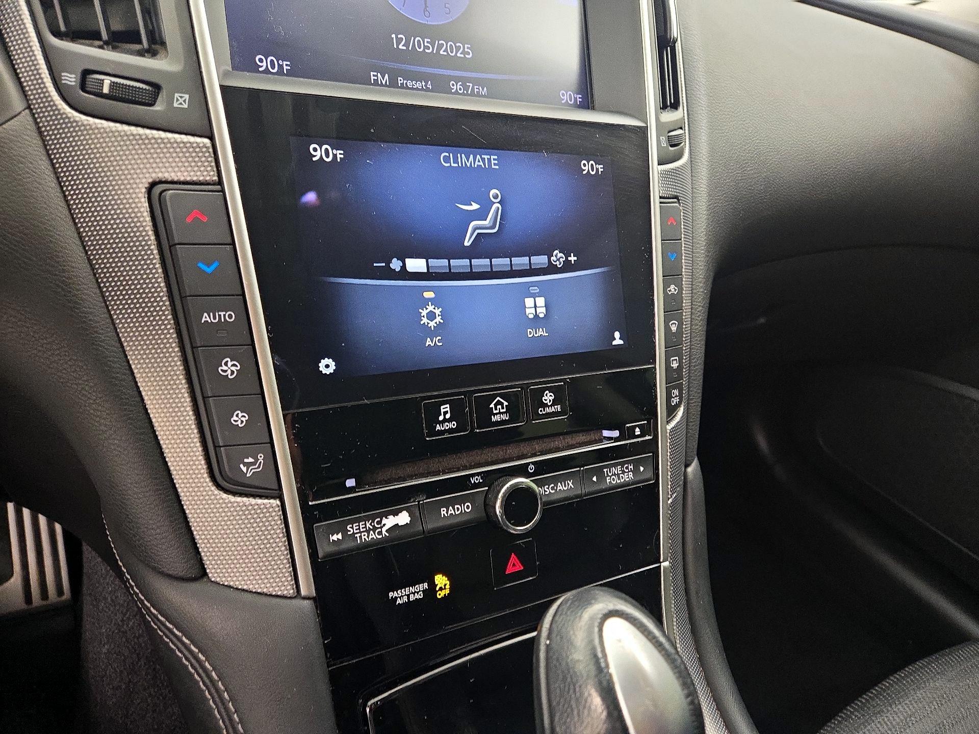 Thumbnail: 2016 INFINITI Q50 - 16