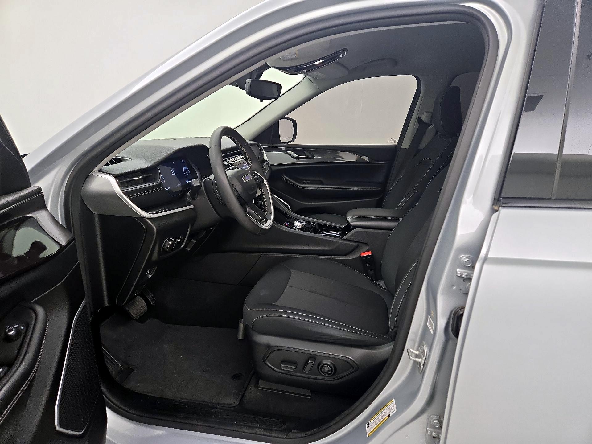 Thumbnail: 2022 Jeep Grand Cherokee L - 11