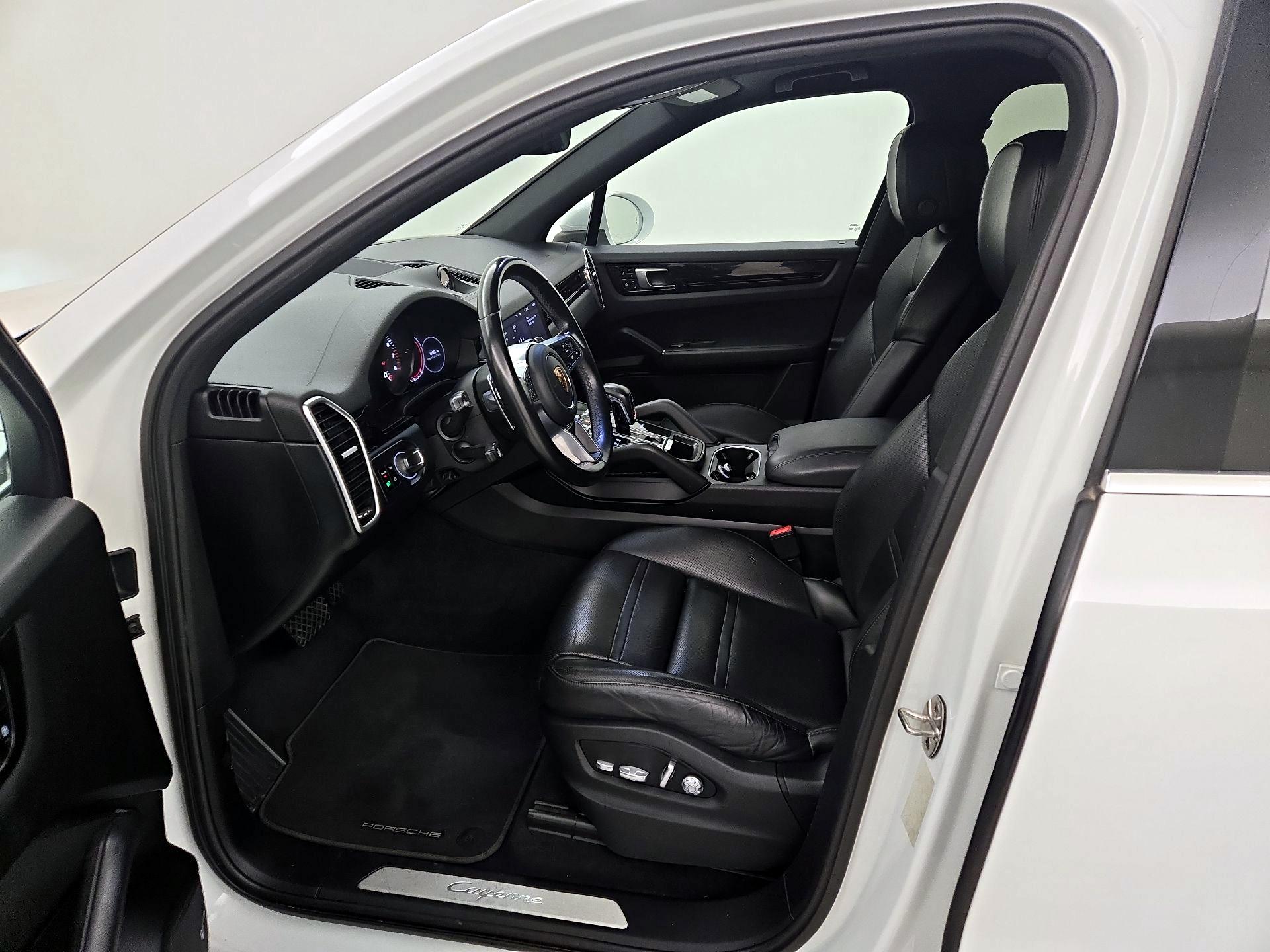 Thumbnail: 2020 Porsche Cayenne - 11