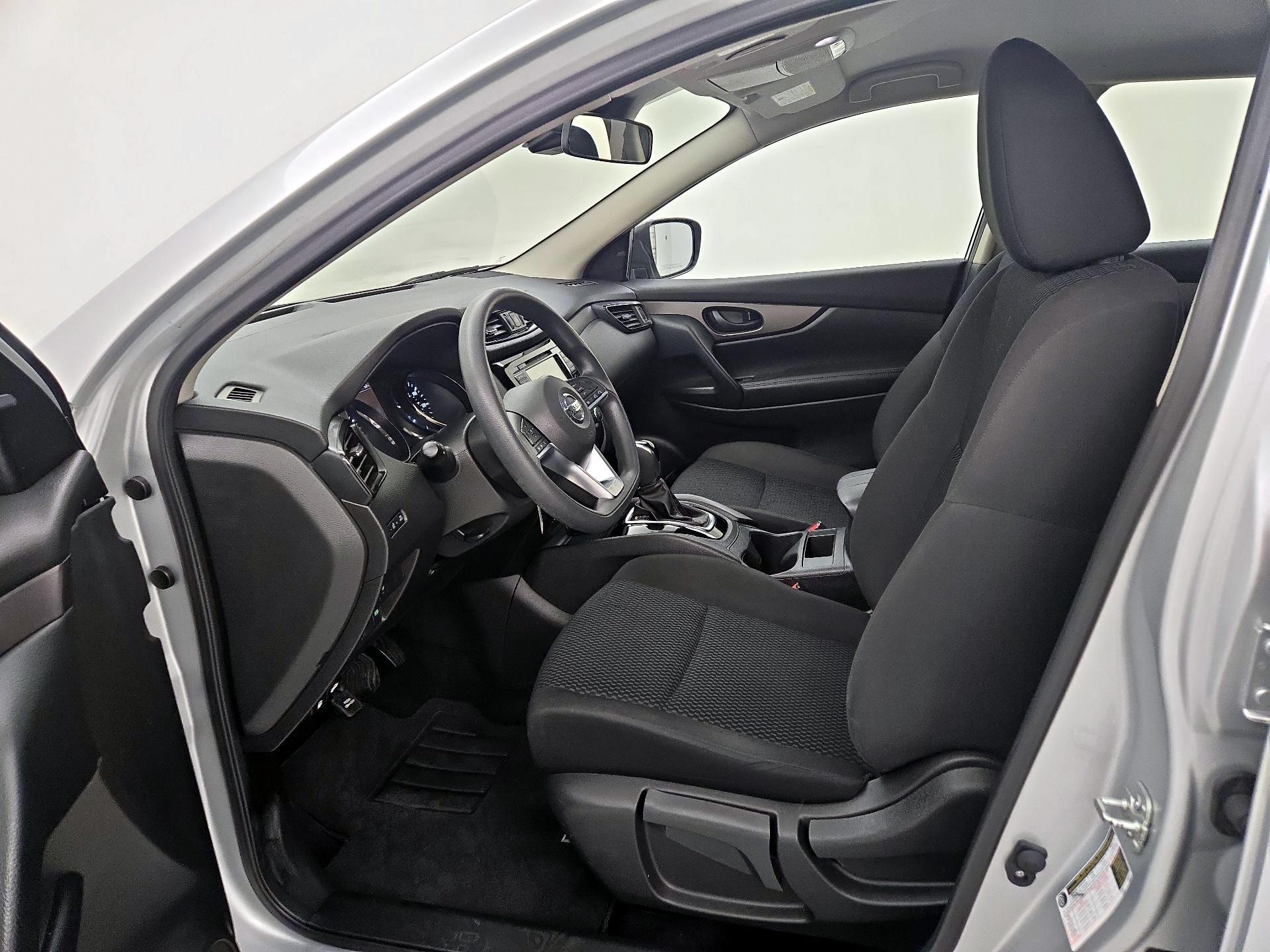 Thumbnail: 2020 Nissan Rogue Sport - 11