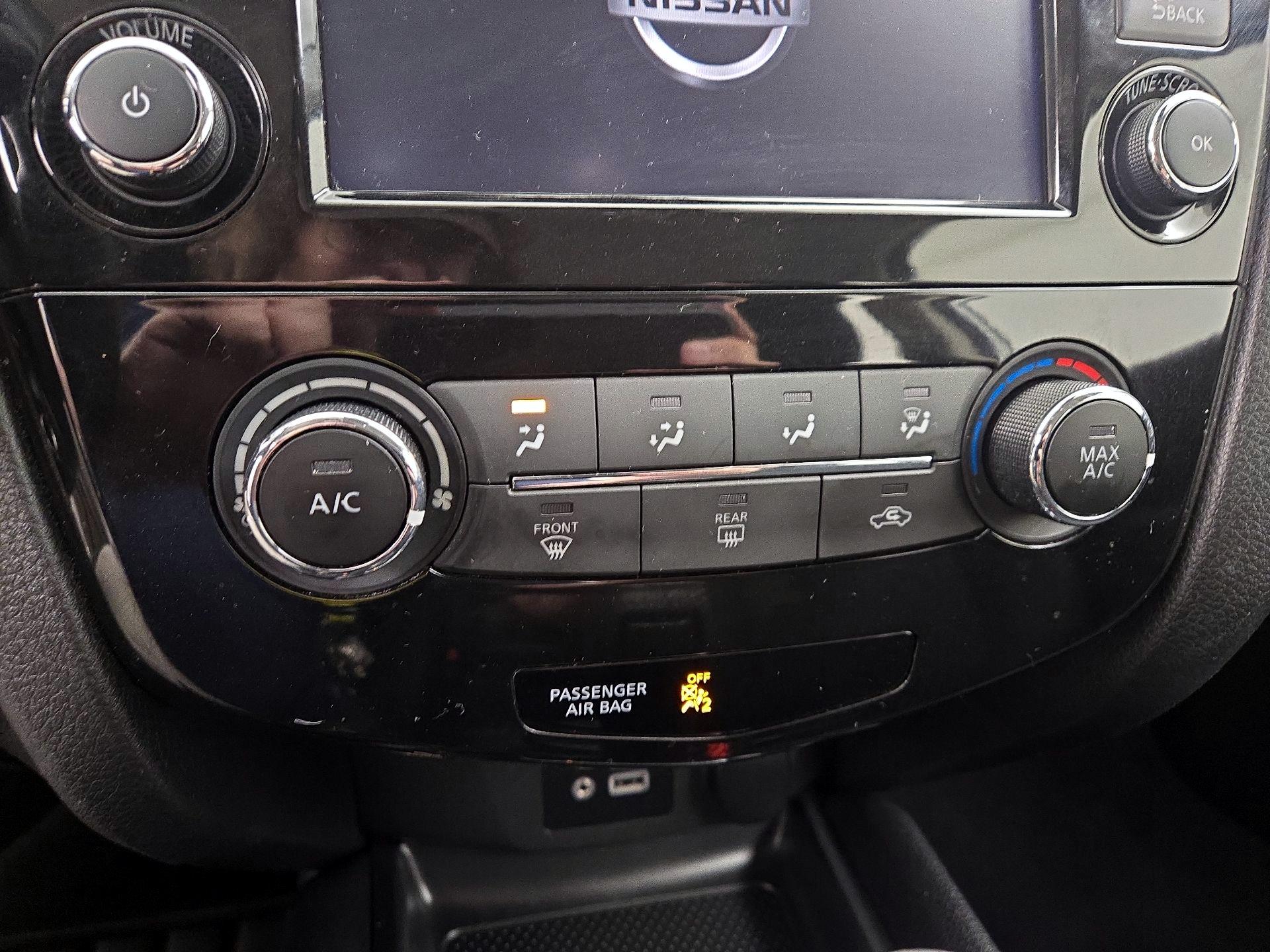 Thumbnail: 2020 Nissan Rogue Sport - 16