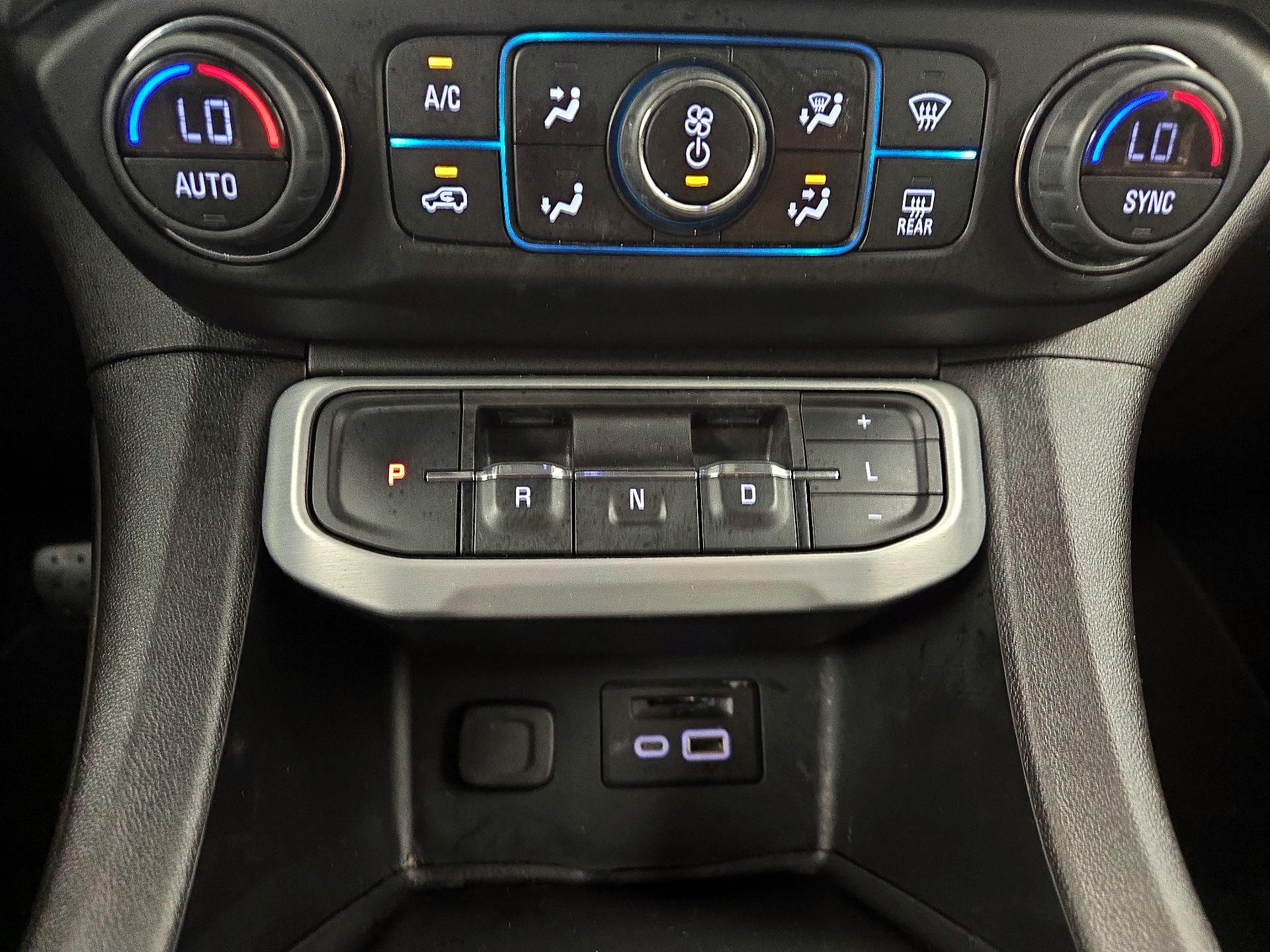 Thumbnail: 2023 GMC Acadia - 17