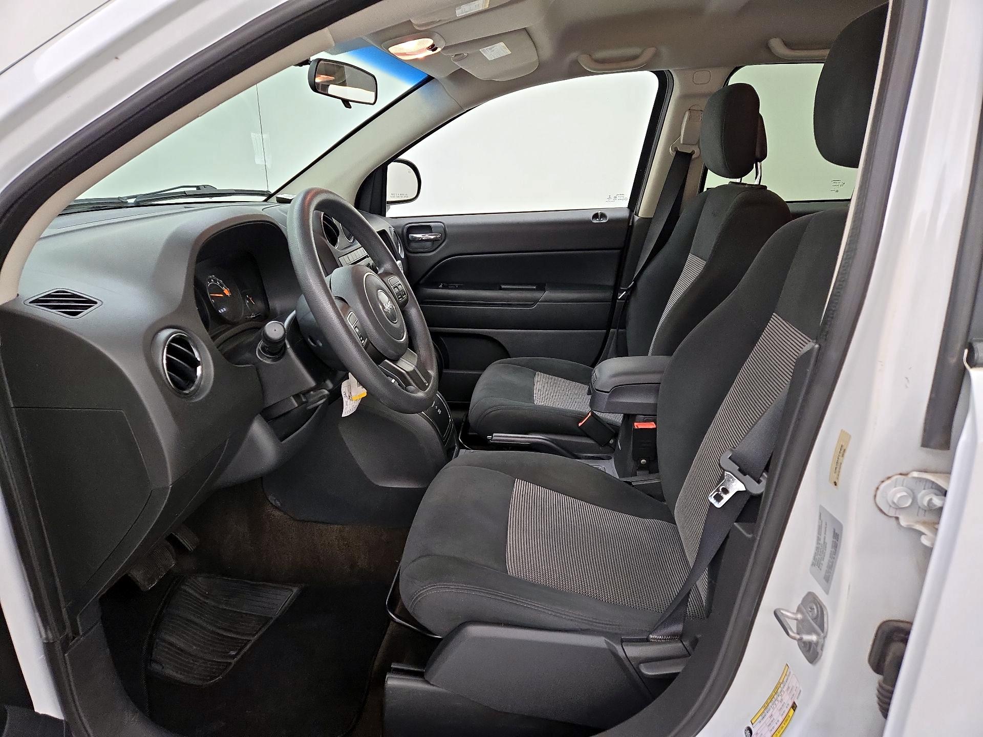 Thumbnail: 2015 Jeep Compass - 11